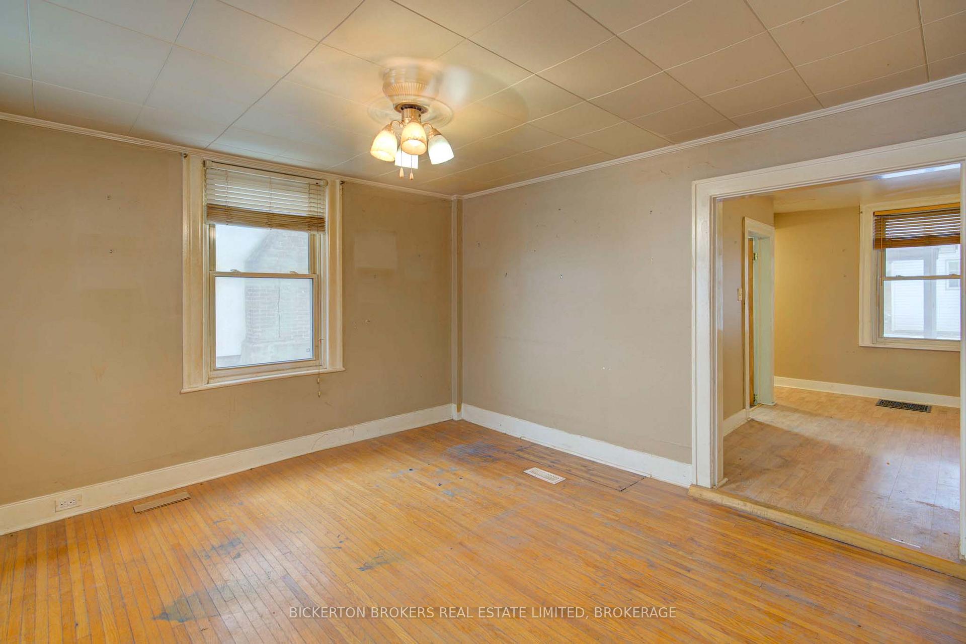 Photo 17 of 344 King Street E, Gananoque — HOMEH