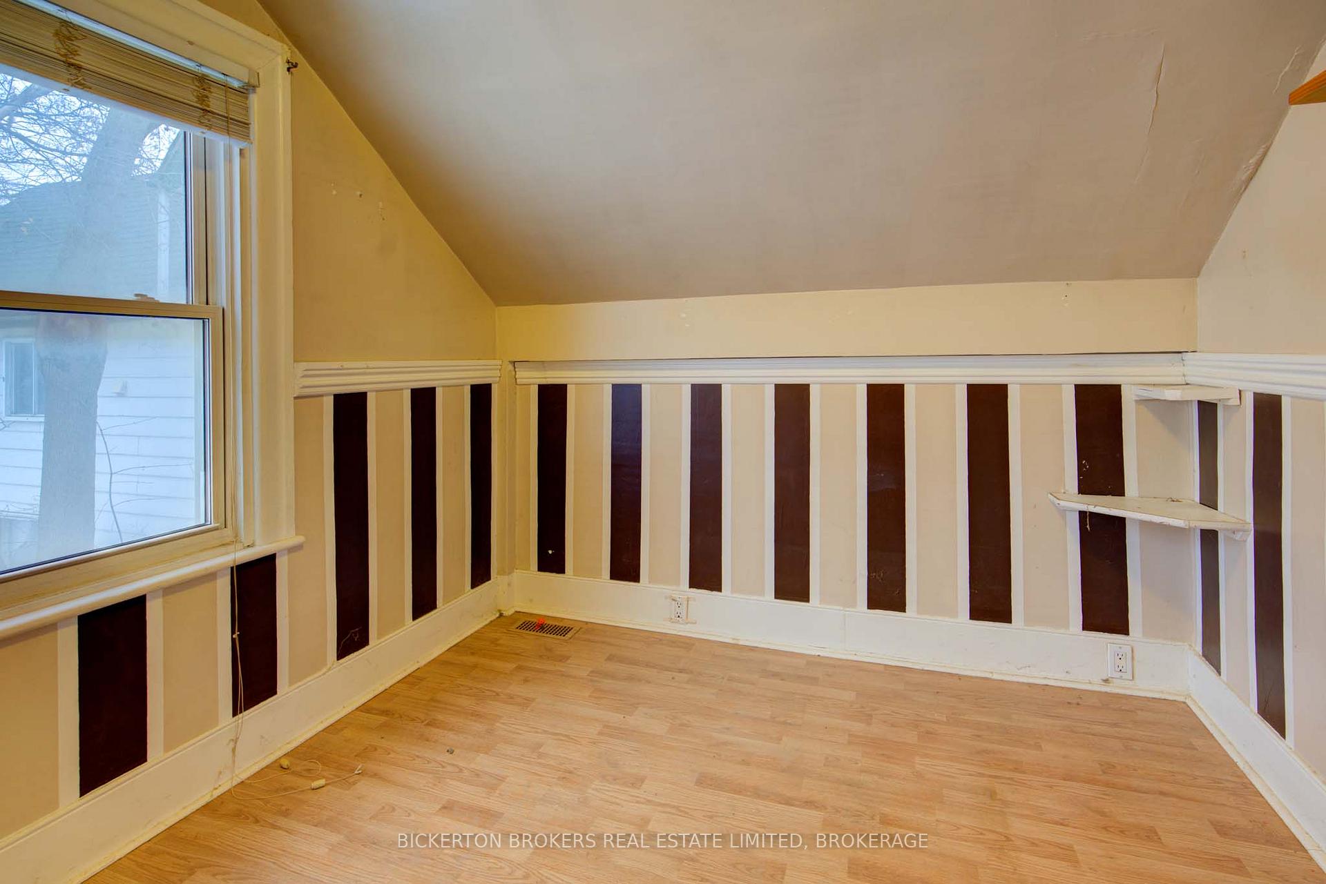 Photo 22 of 344 King Street E, Gananoque — HOMEH