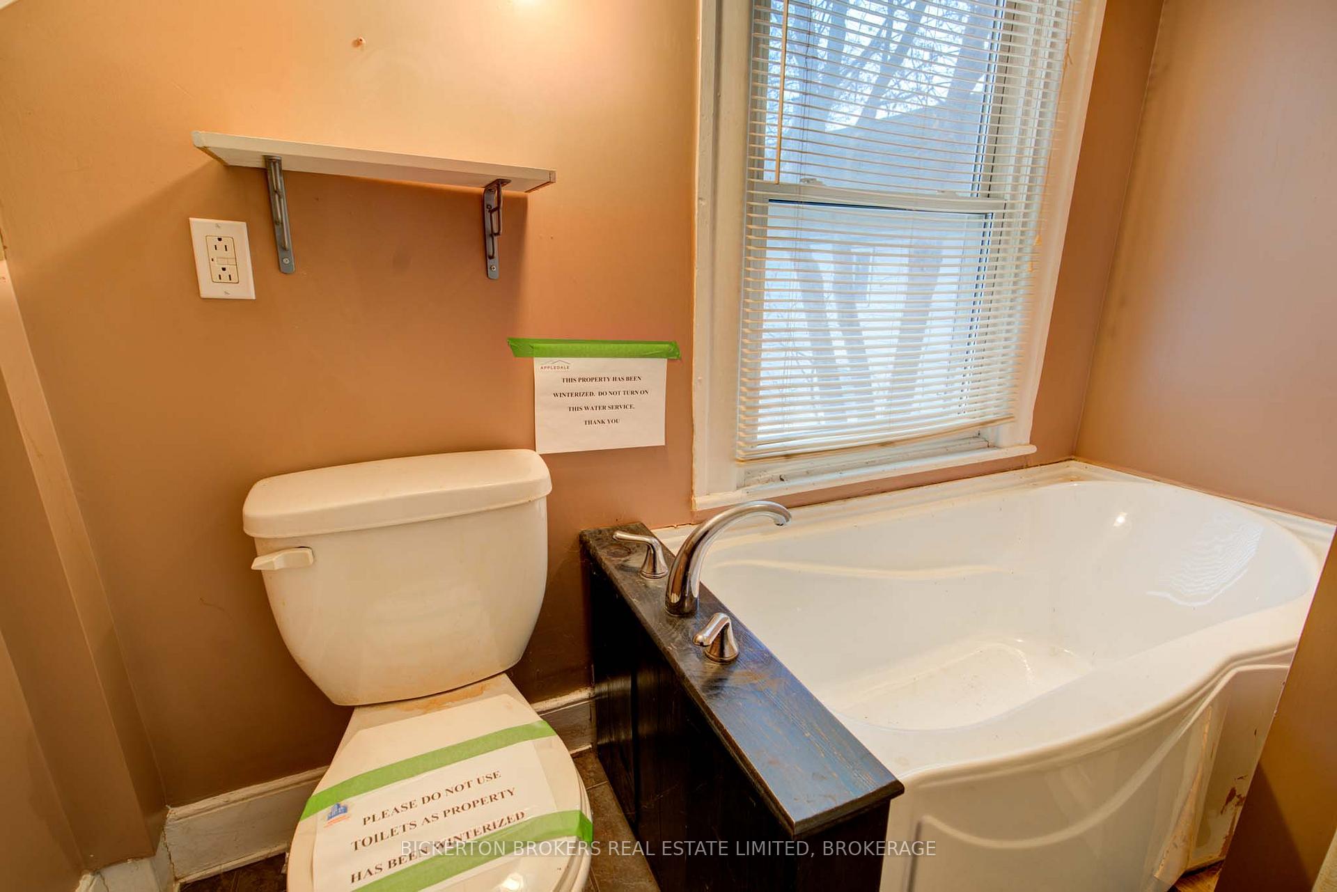 Photo 29 of 344 King Street E, Gananoque — HOMEH