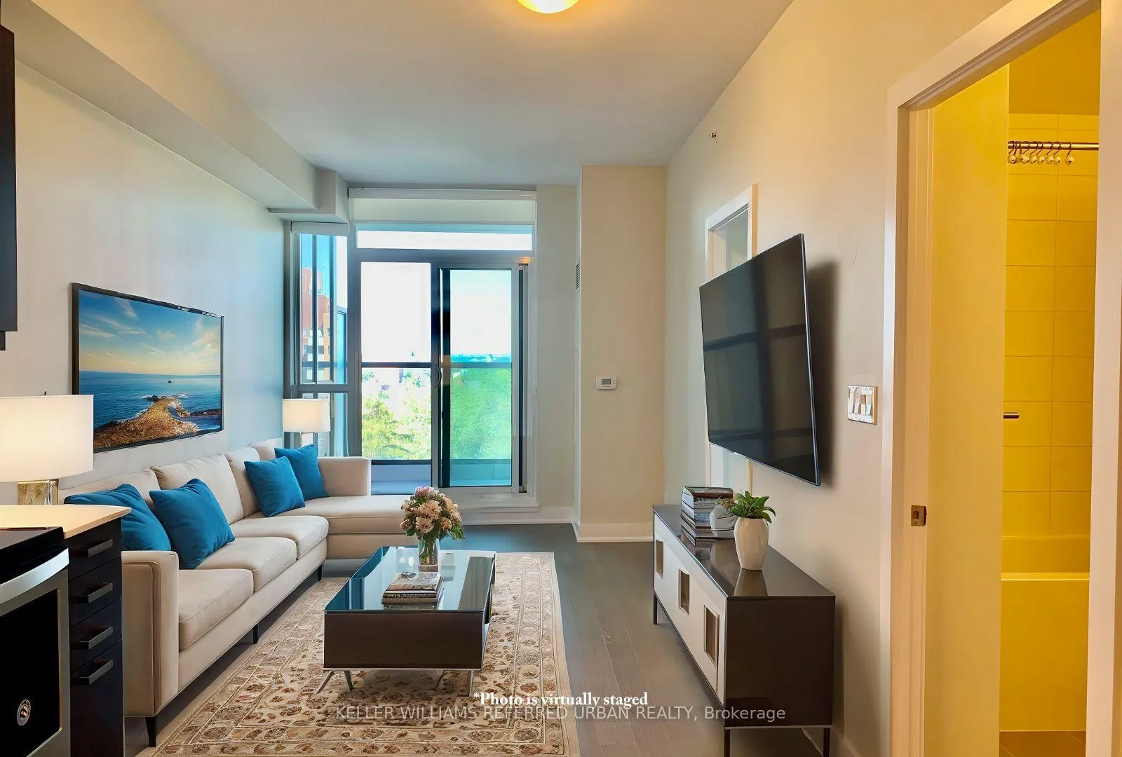 Front of Unit 801, 1486 Bathurst Street