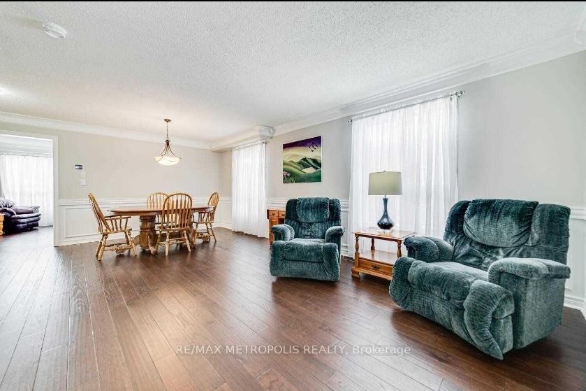 Photo 3 of 226 Huntington Crescent, Clarington, Courtice — HOMEH
