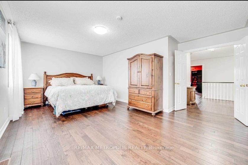 Photo 4 of 226 Huntington Crescent, Clarington, Courtice — HOMEH