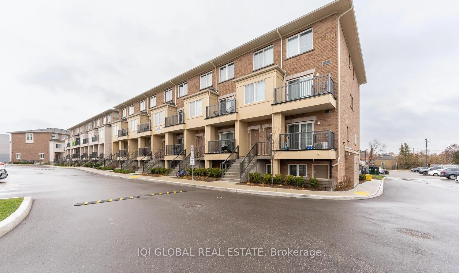Photo 2 of Unit 08, 475 Beresford Path, Oshawa, Central — HOMEH