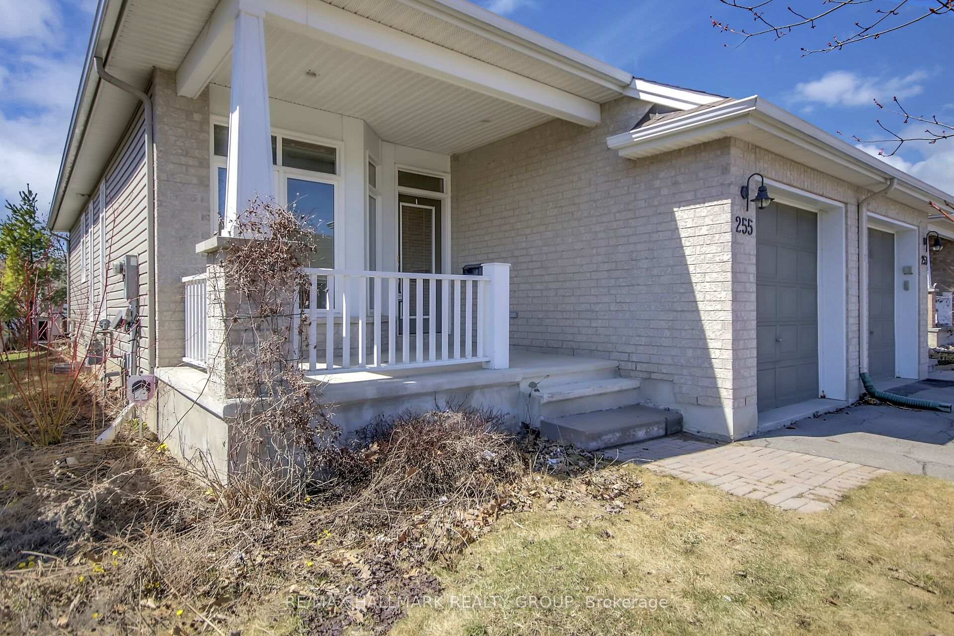 Photo 2 of 255 Bulrush Crescent, Ottawa, Blossom Park/Kemp Park/Findlay Creek — HOMEH