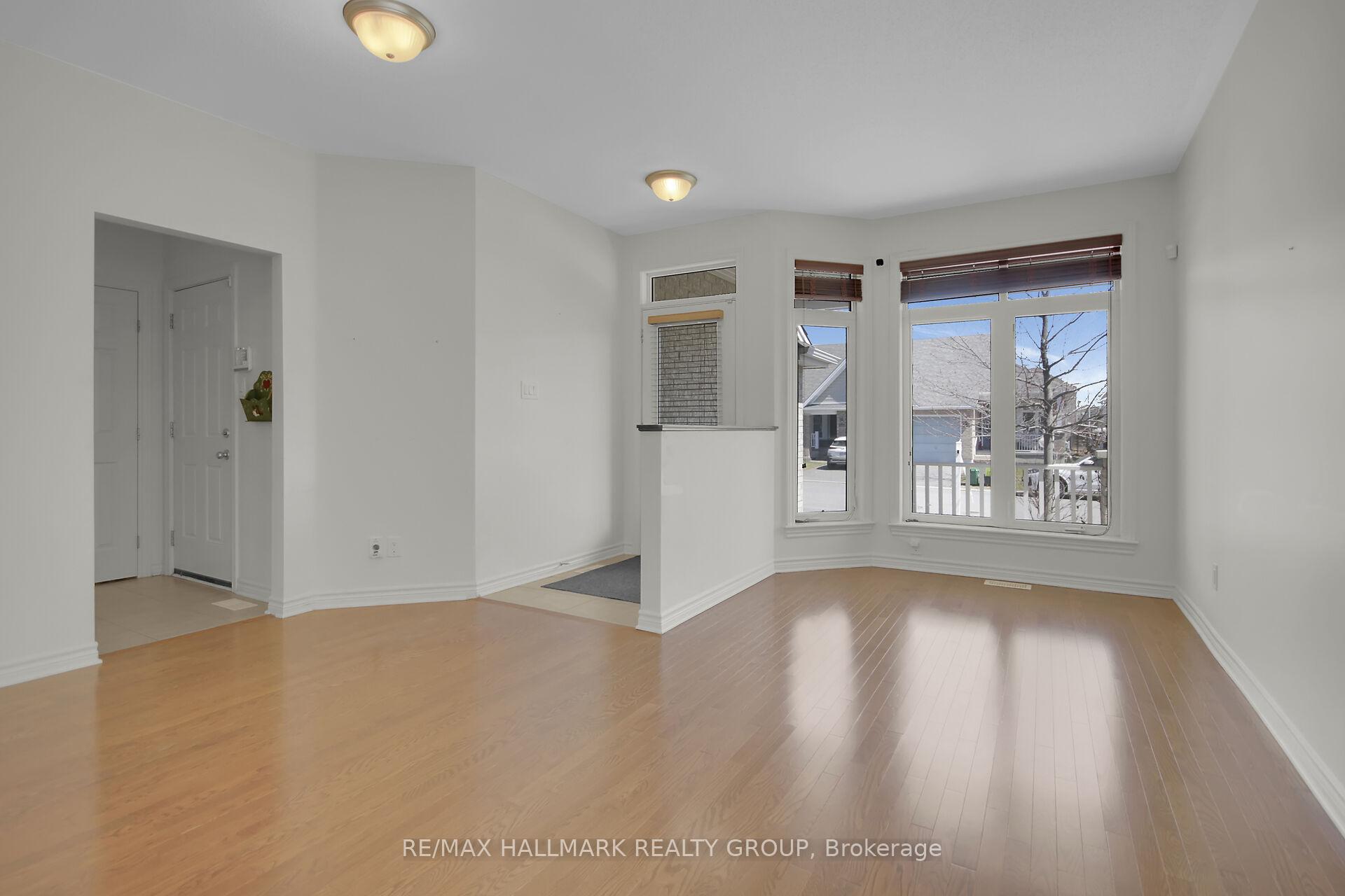 Photo 5 of 255 Bulrush Crescent, Ottawa, Blossom Park/Kemp Park/Findlay Creek — HOMEH