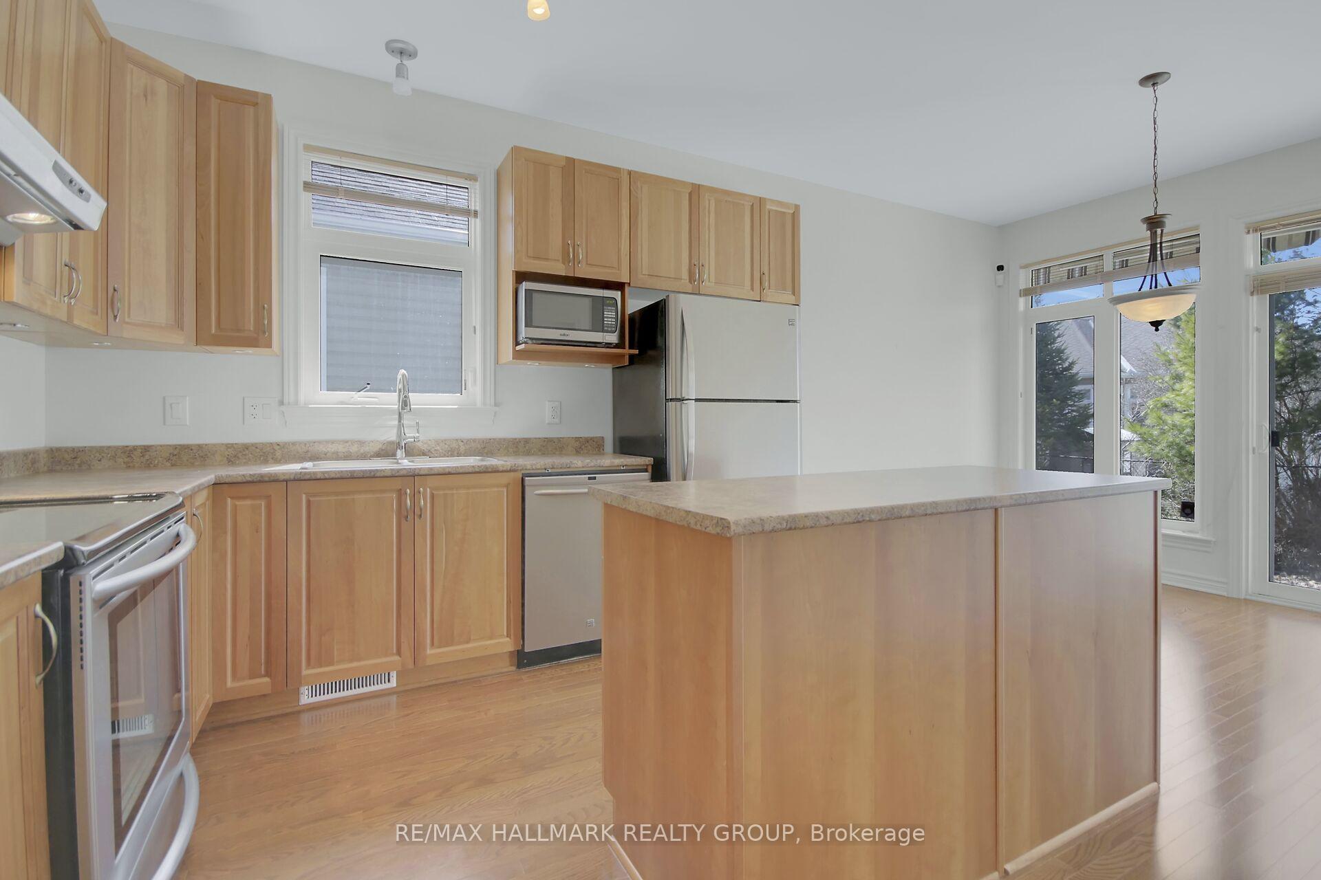Photo 10 of 255 Bulrush Crescent, Ottawa, Blossom Park/Kemp Park/Findlay Creek — HOMEH