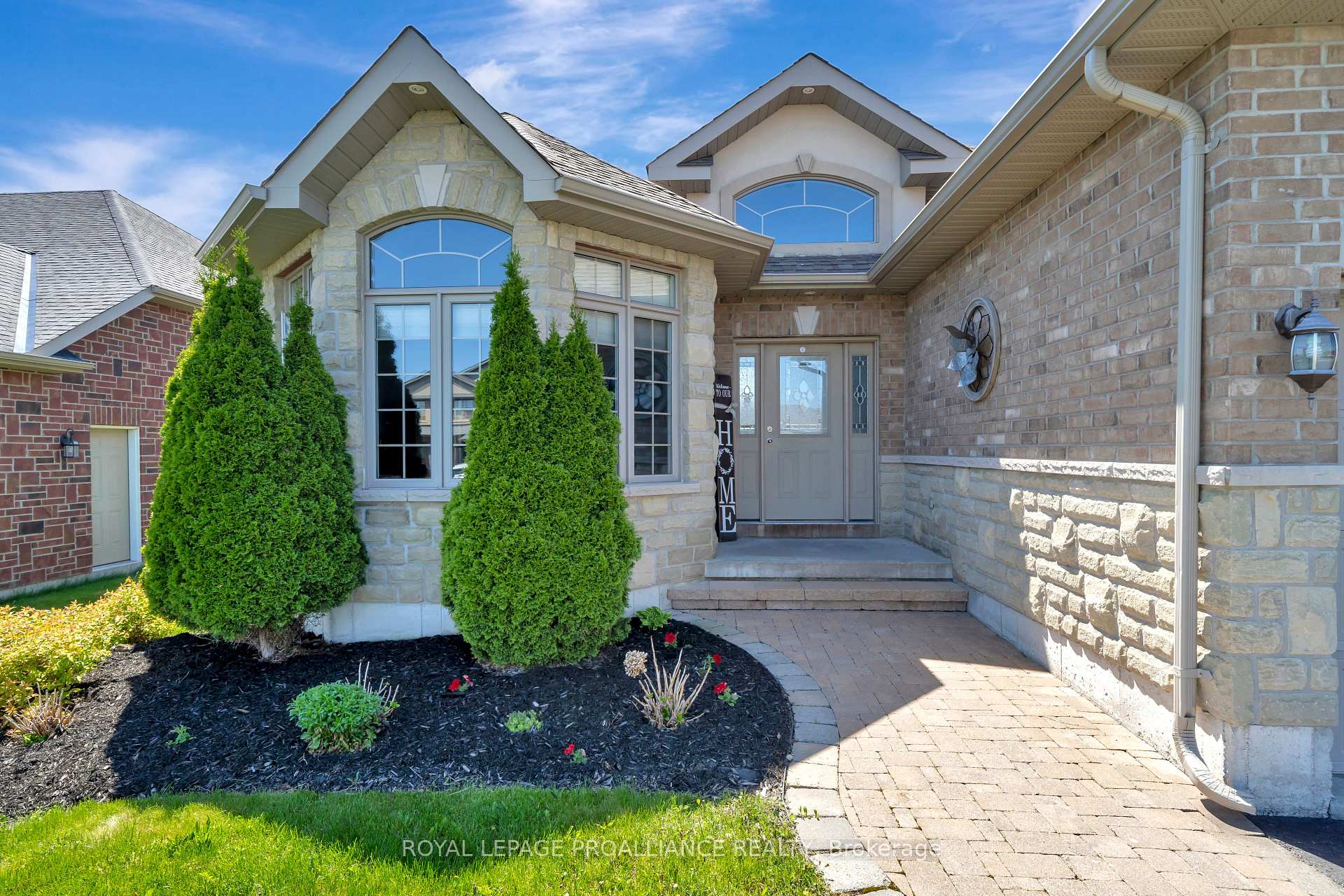 Photo 2 of 24 Hampton Ridge Drive, Belleville, Thurlow Ward — HOMEH
