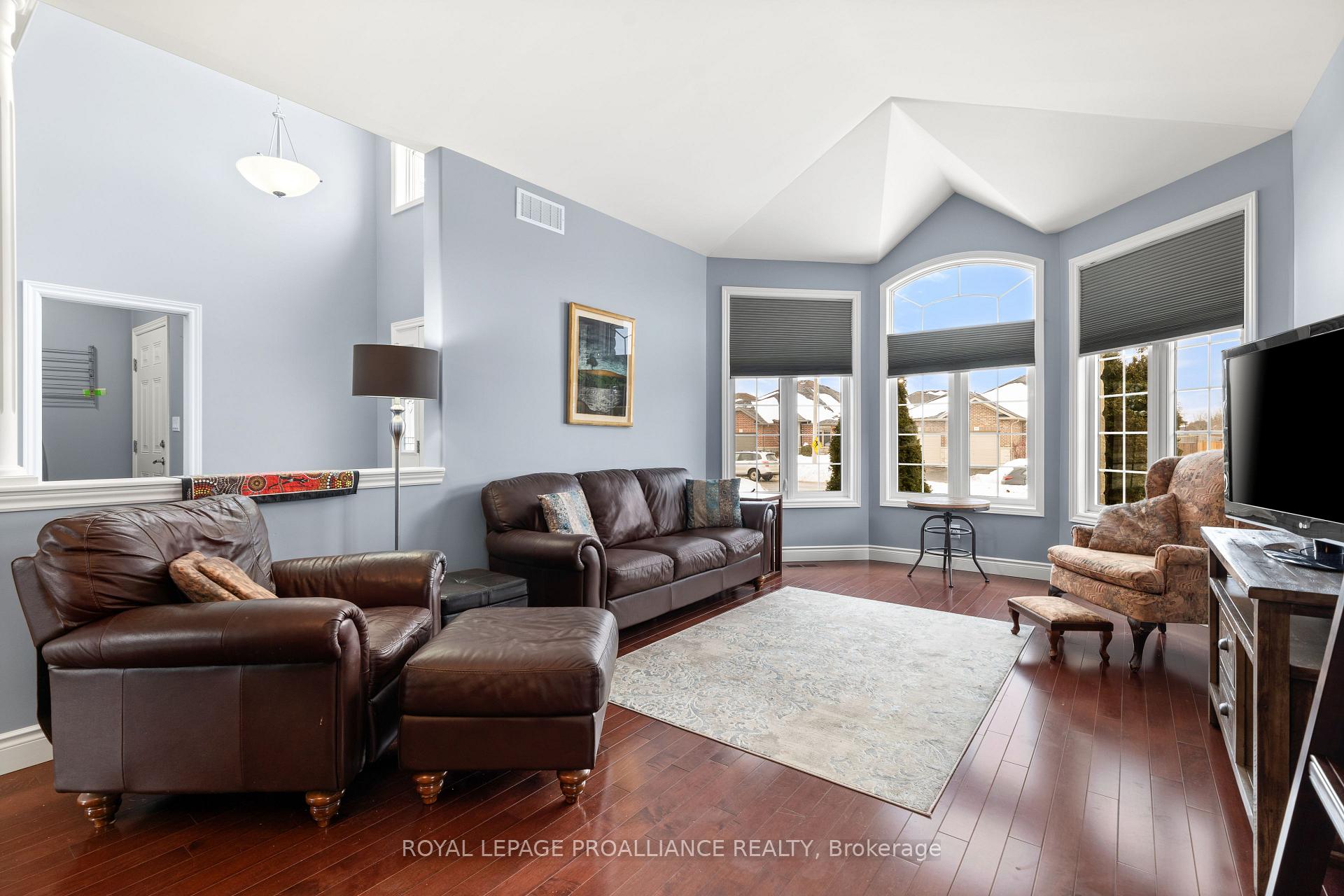 Photo 5 of 24 Hampton Ridge Drive, Belleville, Thurlow Ward — HOMEH