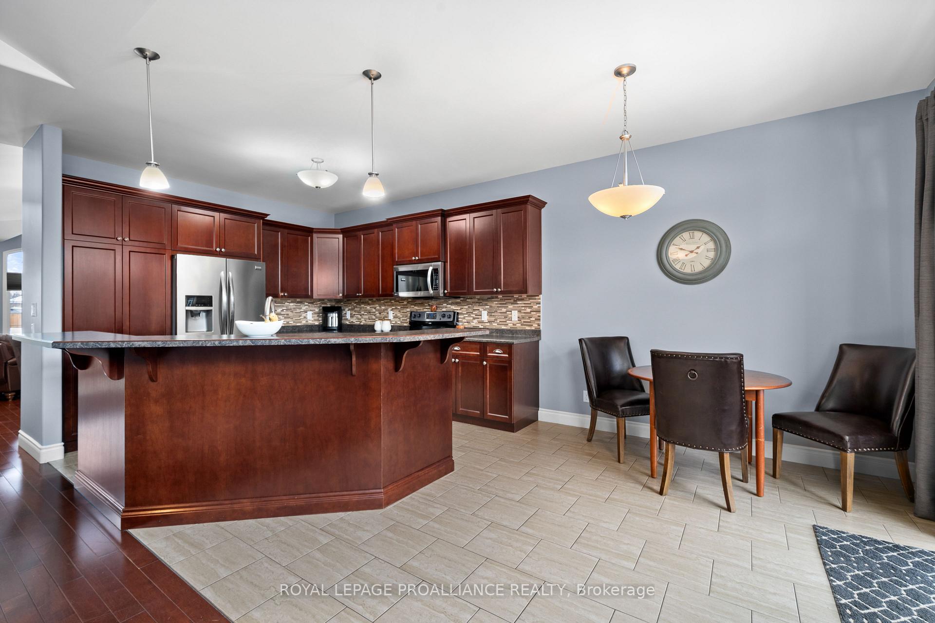 Photo 8 of 24 Hampton Ridge Drive, Belleville, Thurlow Ward — HOMEH