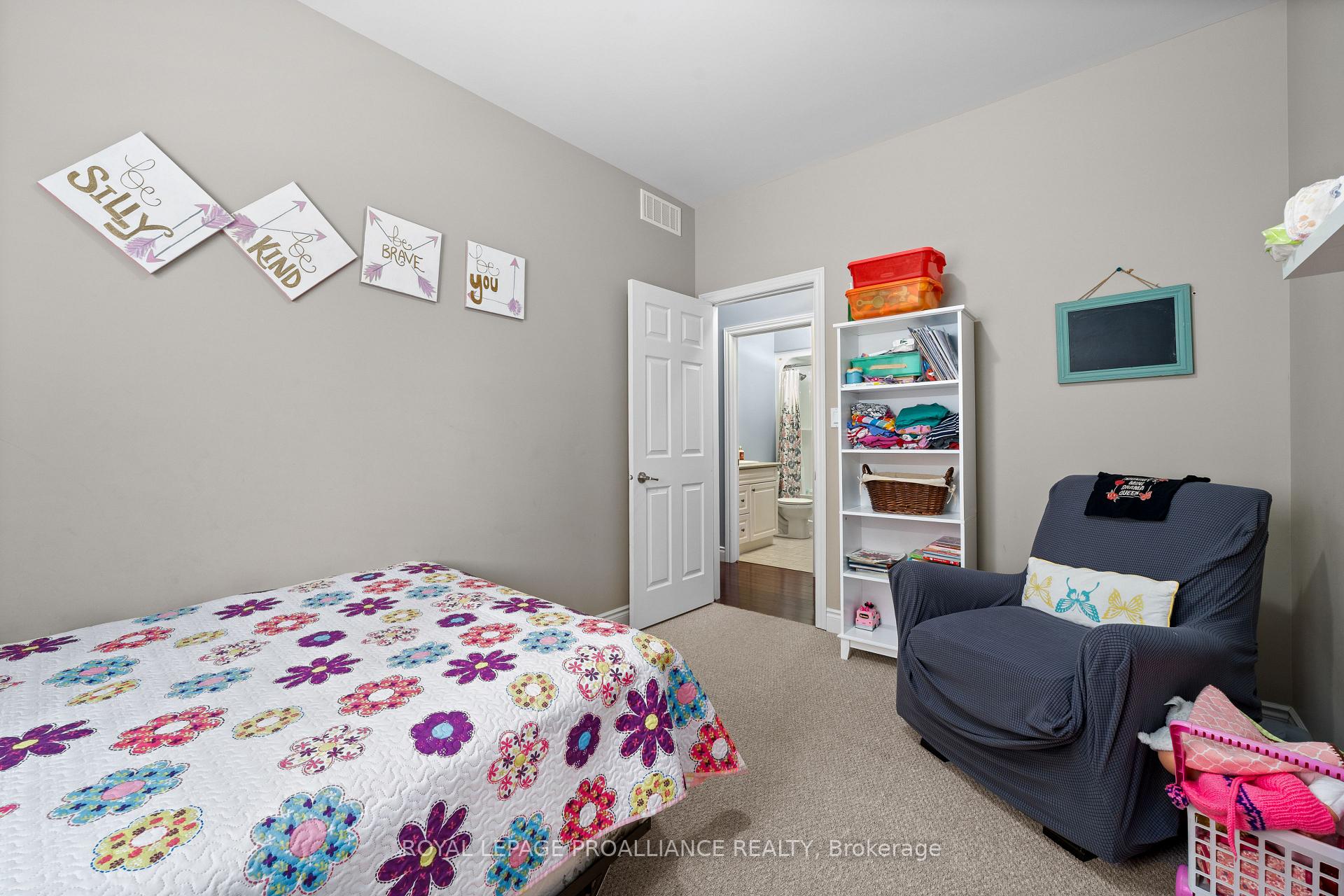 Photo 19 of 24 Hampton Ridge Drive, Belleville, Thurlow Ward — HOMEH
