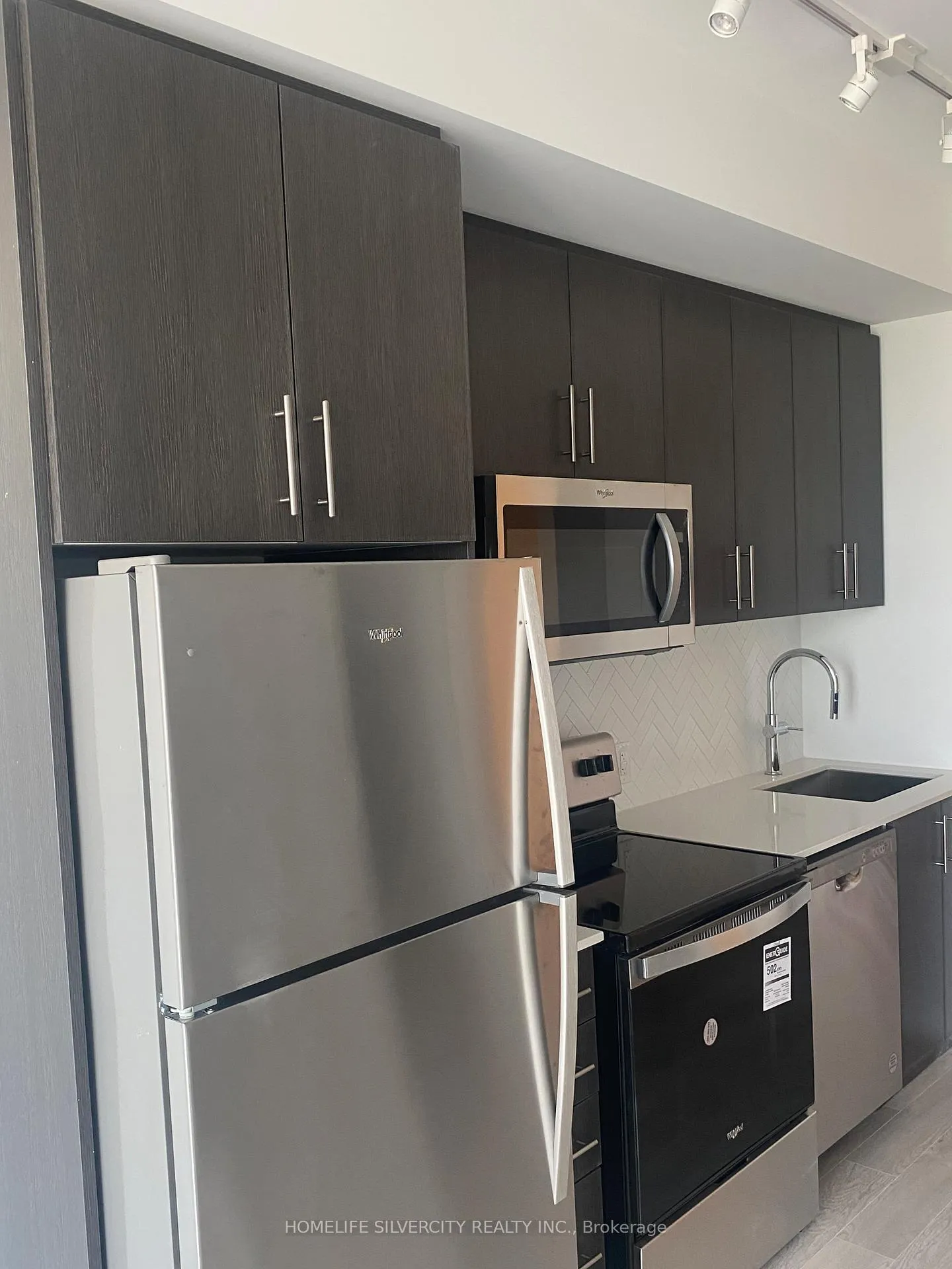 Photo 6 of Unit 908, 2782 Barton Street E, Hamilton, Riverdale — HOMEH