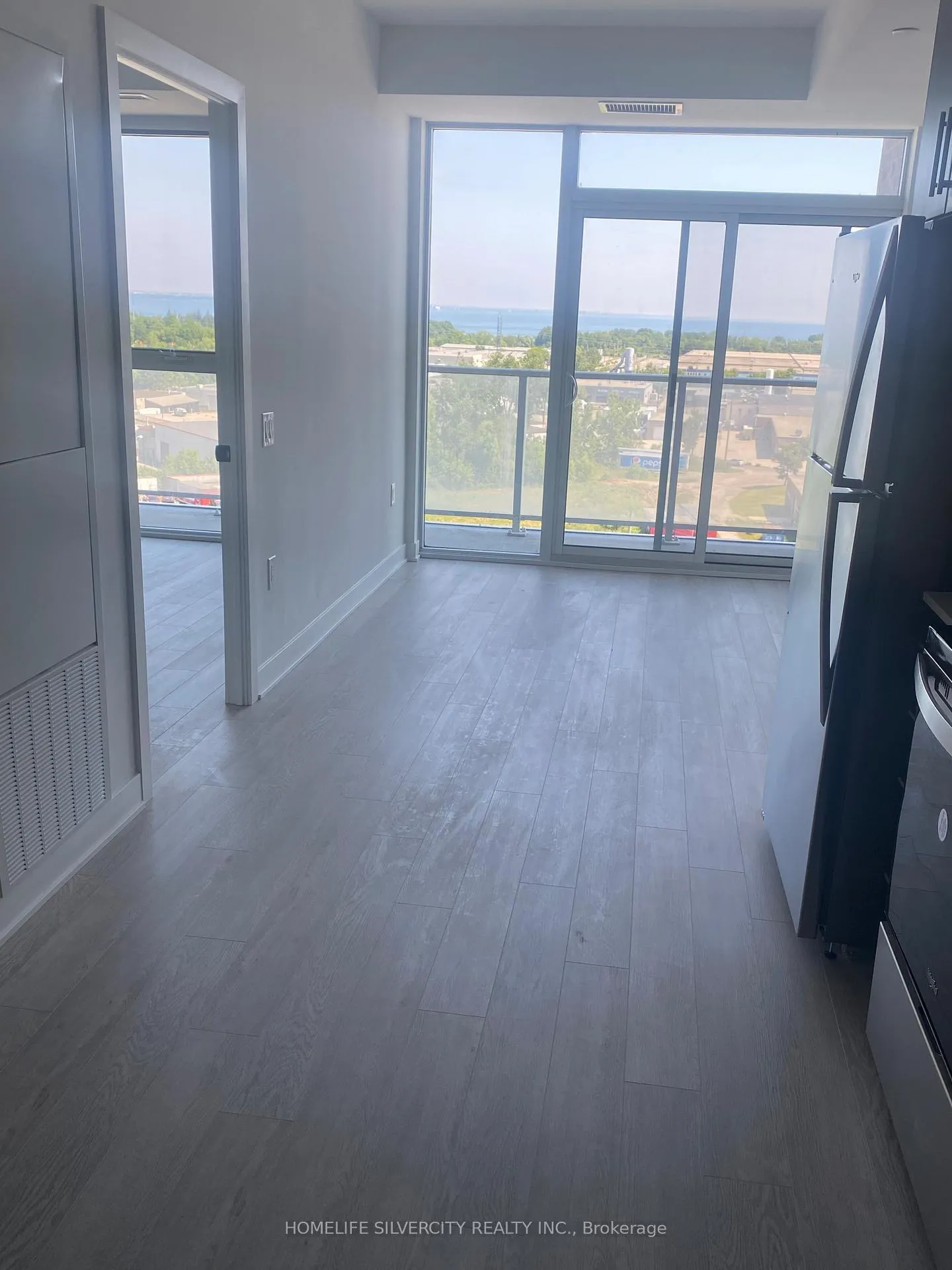Photo 10 of Unit 908, 2782 Barton Street E, Hamilton, Riverdale — HOMEH