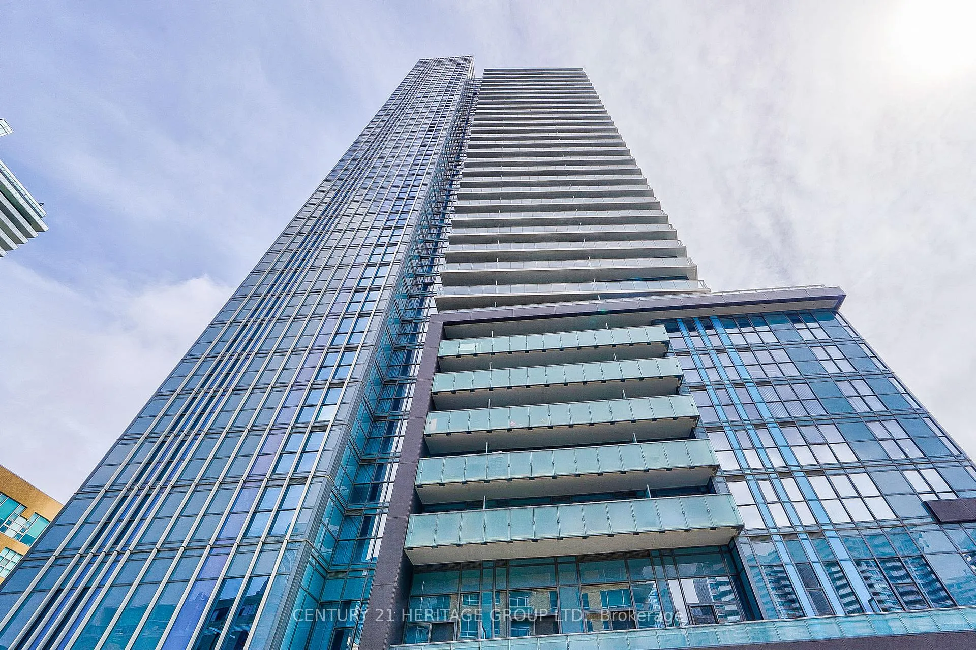Front of Unit 804, 125 Redpath Avenue
