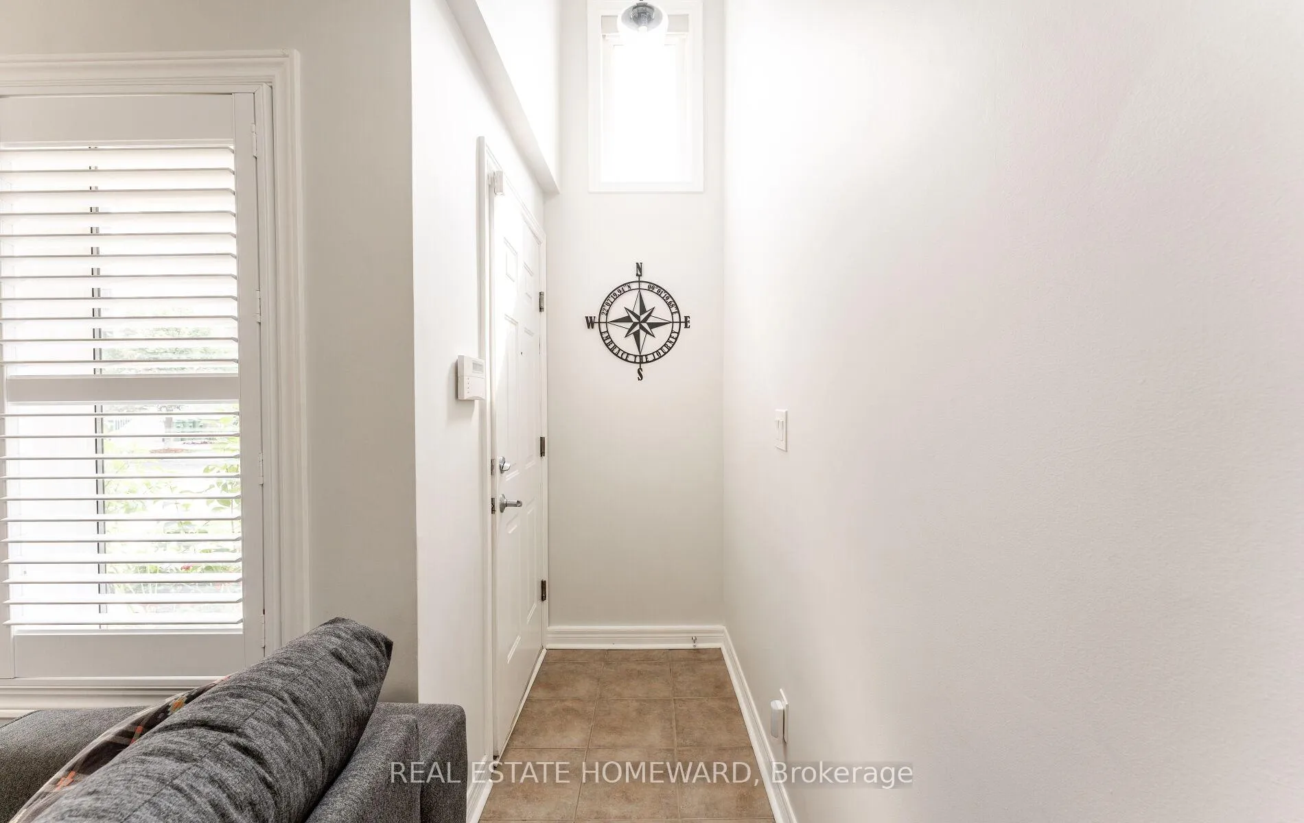 Photo 5 of Unit 102, 2 Brian Peck Crescent, Toronto, Leaside — HOMEH
