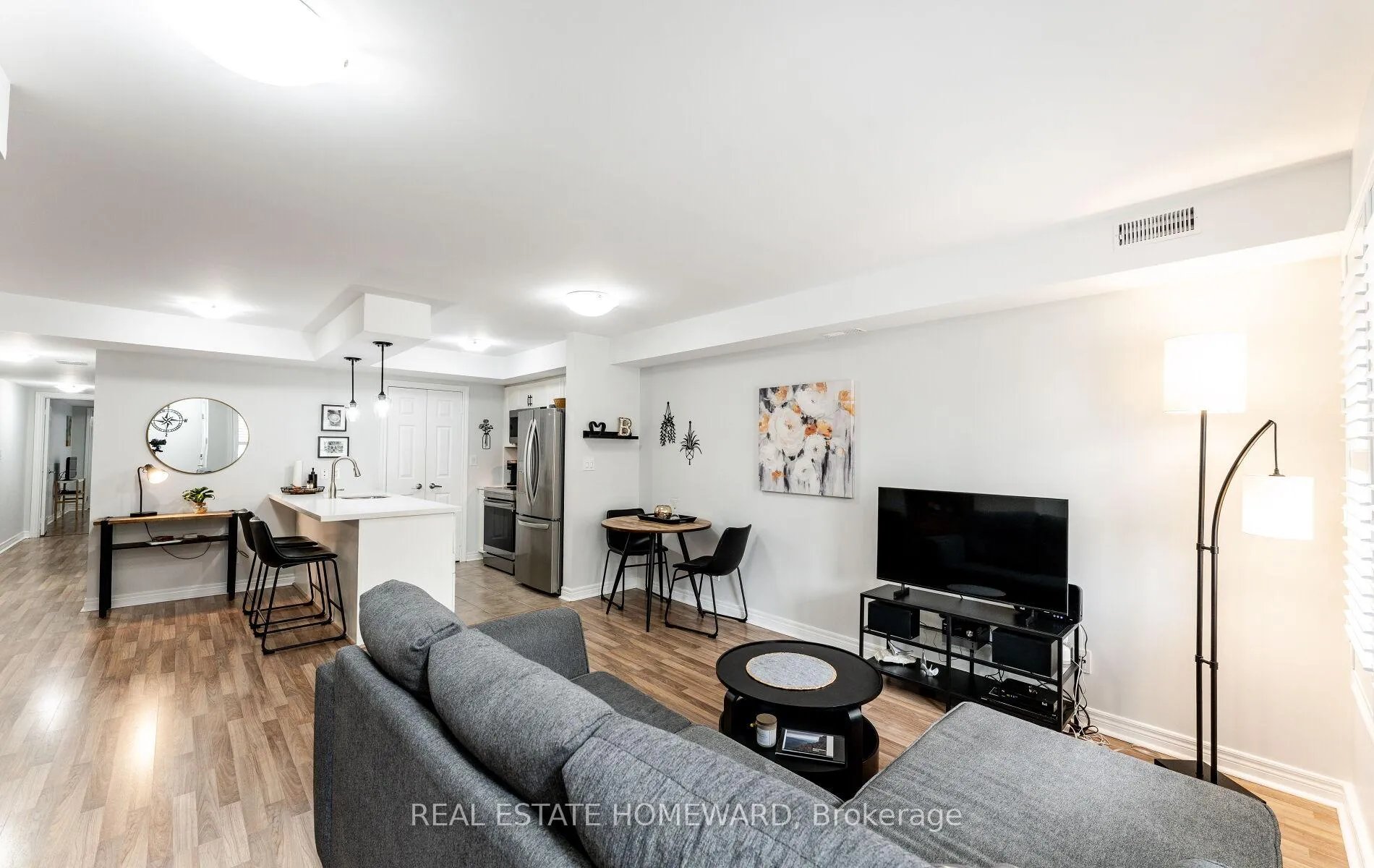 Photo 6 of Unit 102, 2 Brian Peck Crescent, Toronto, Leaside — HOMEH