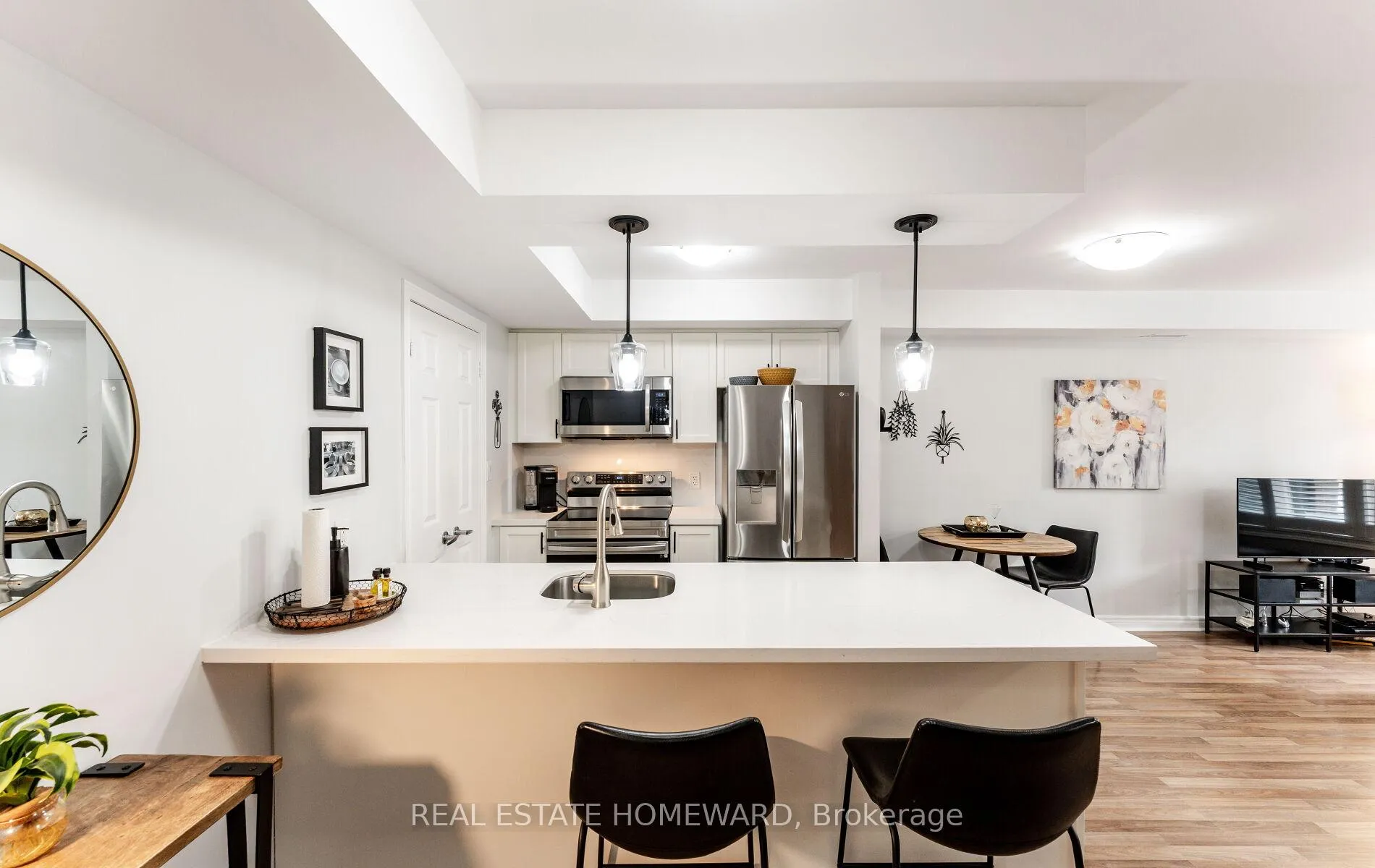 Photo 10 of Unit 102, 2 Brian Peck Crescent, Toronto, Leaside — HOMEH