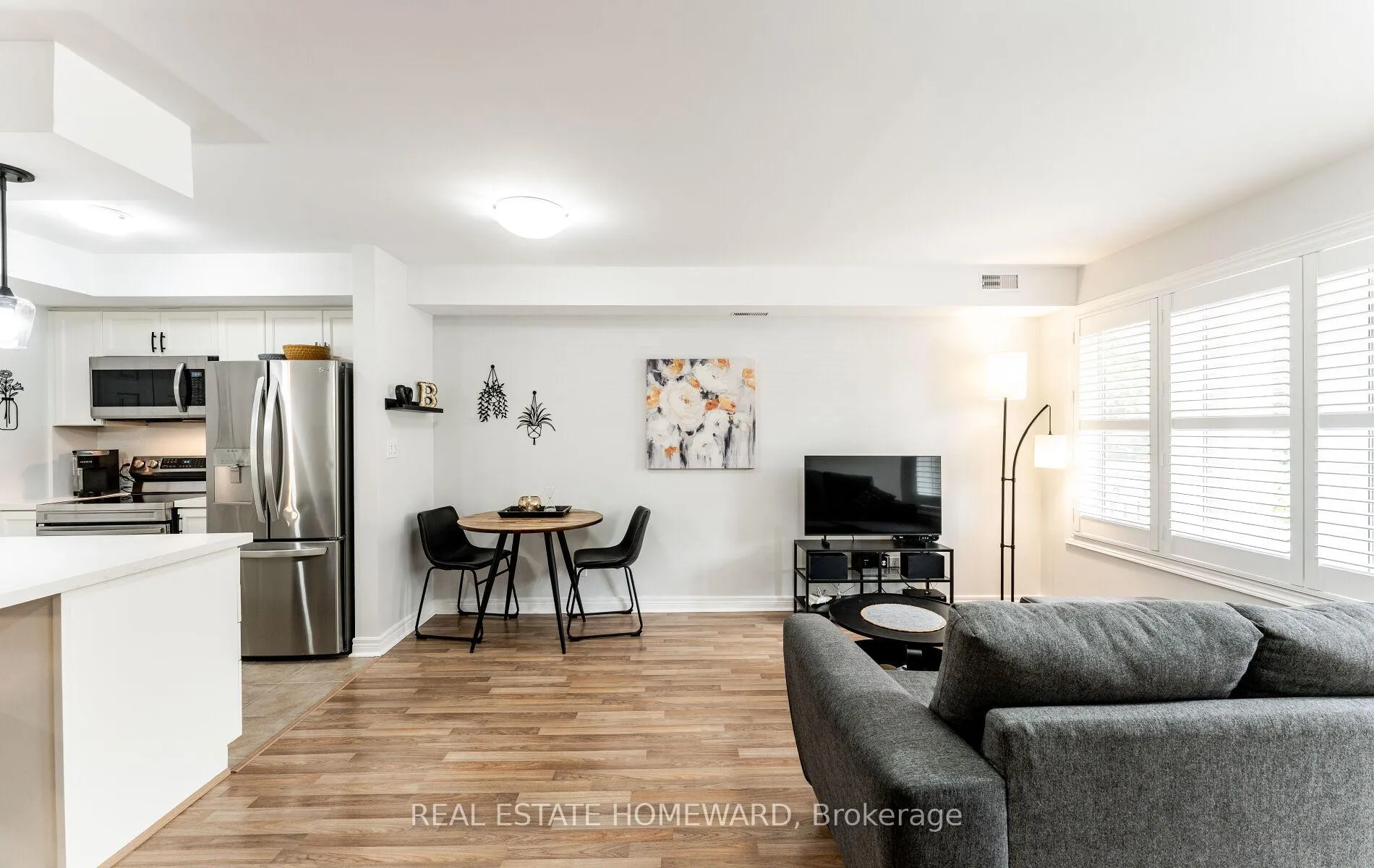 Photo 11 of Unit 102, 2 Brian Peck Crescent, Toronto, Leaside — HOMEH