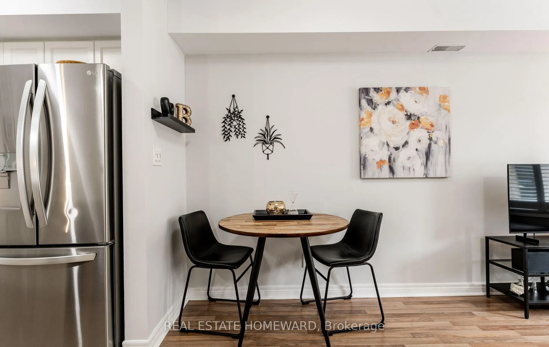 Photo 12 of Unit 102, 2 Brian Peck Crescent, Toronto, Leaside — HOMEH