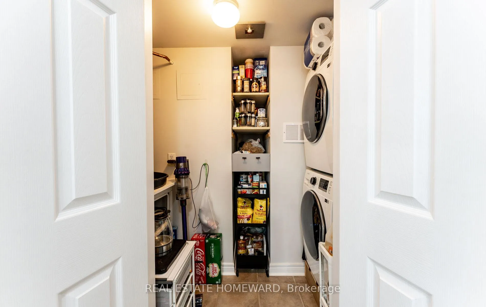 Photo 13 of Unit 102, 2 Brian Peck Crescent, Toronto, Leaside — HOMEH