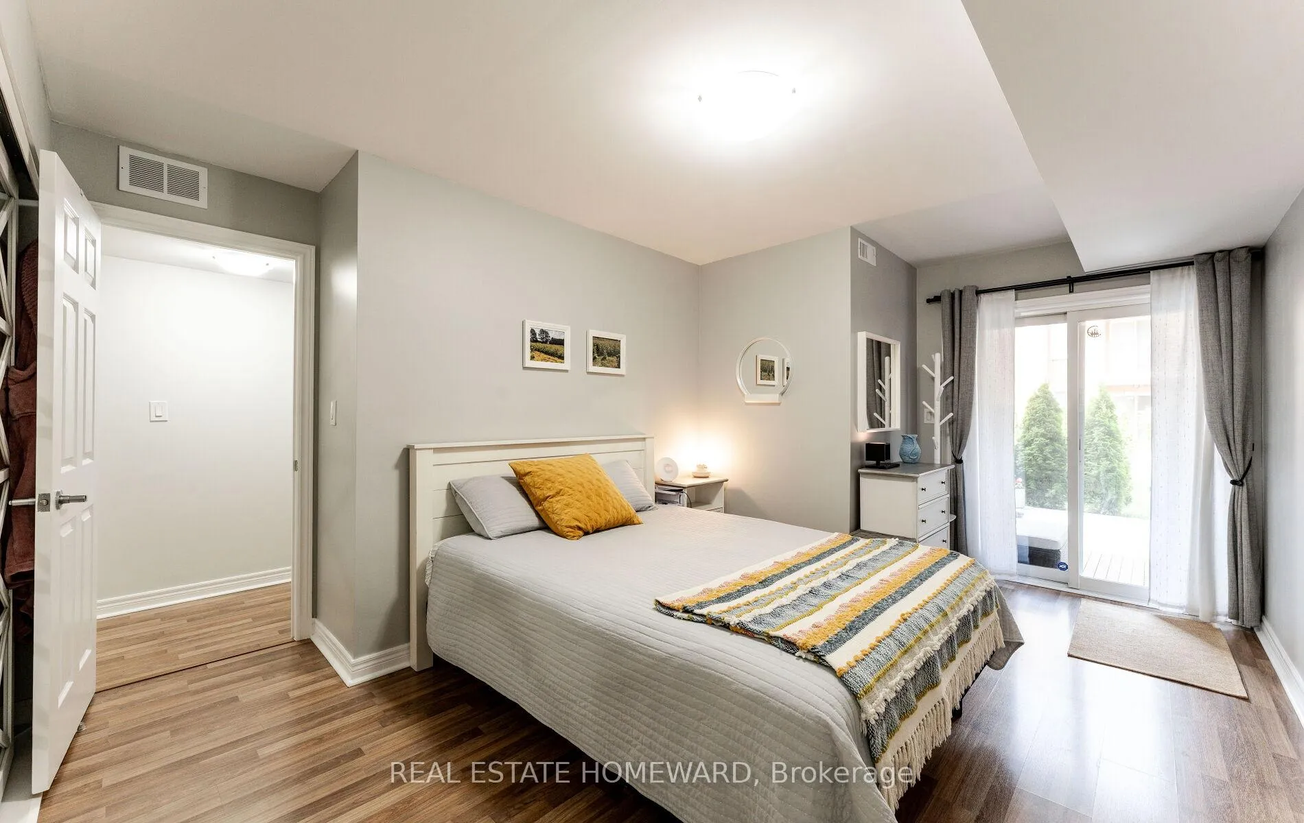 Photo 15 of Unit 102, 2 Brian Peck Crescent, Toronto, Leaside — HOMEH