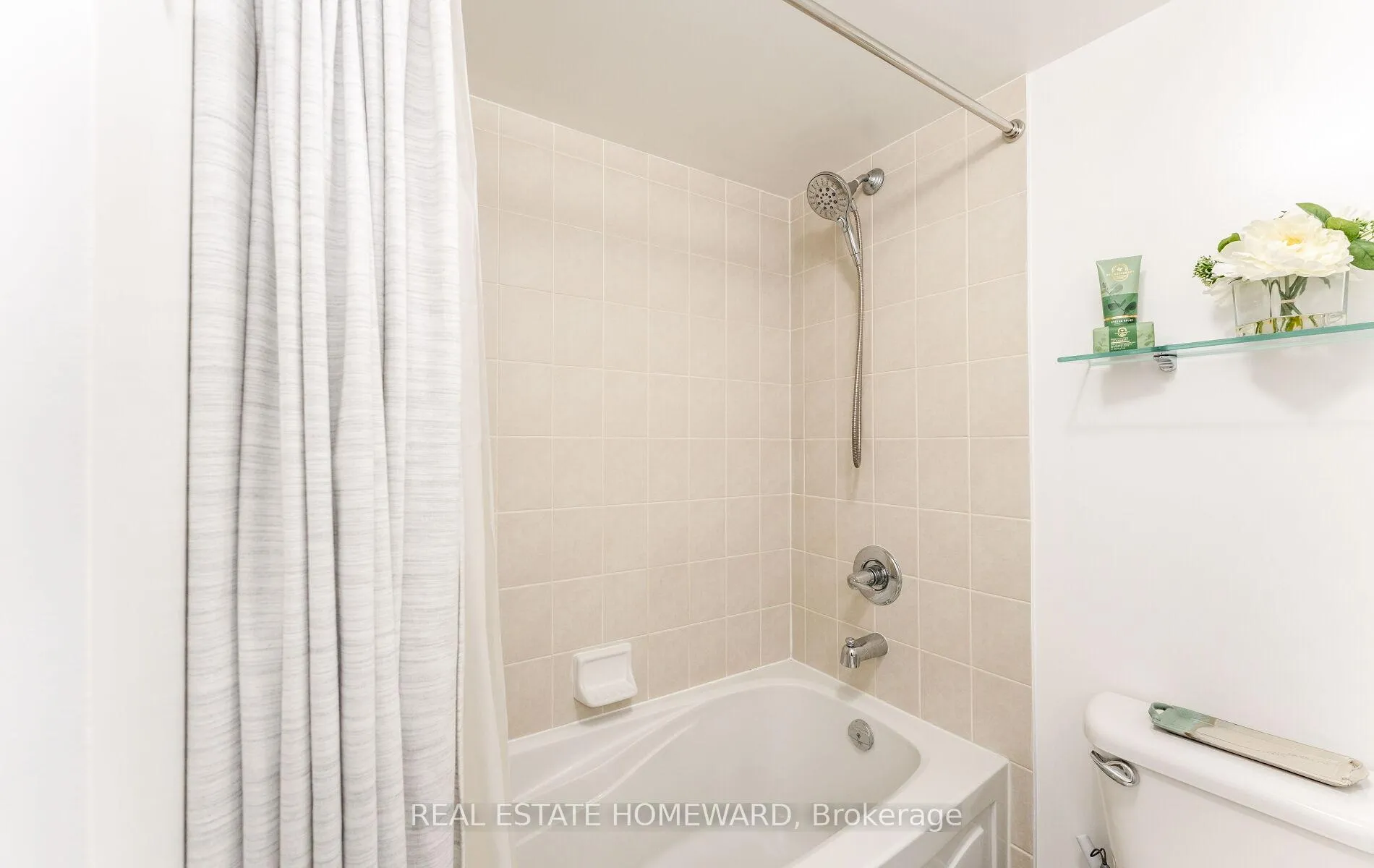 Photo 23 of Unit 102, 2 Brian Peck Crescent, Toronto, Leaside — HOMEH