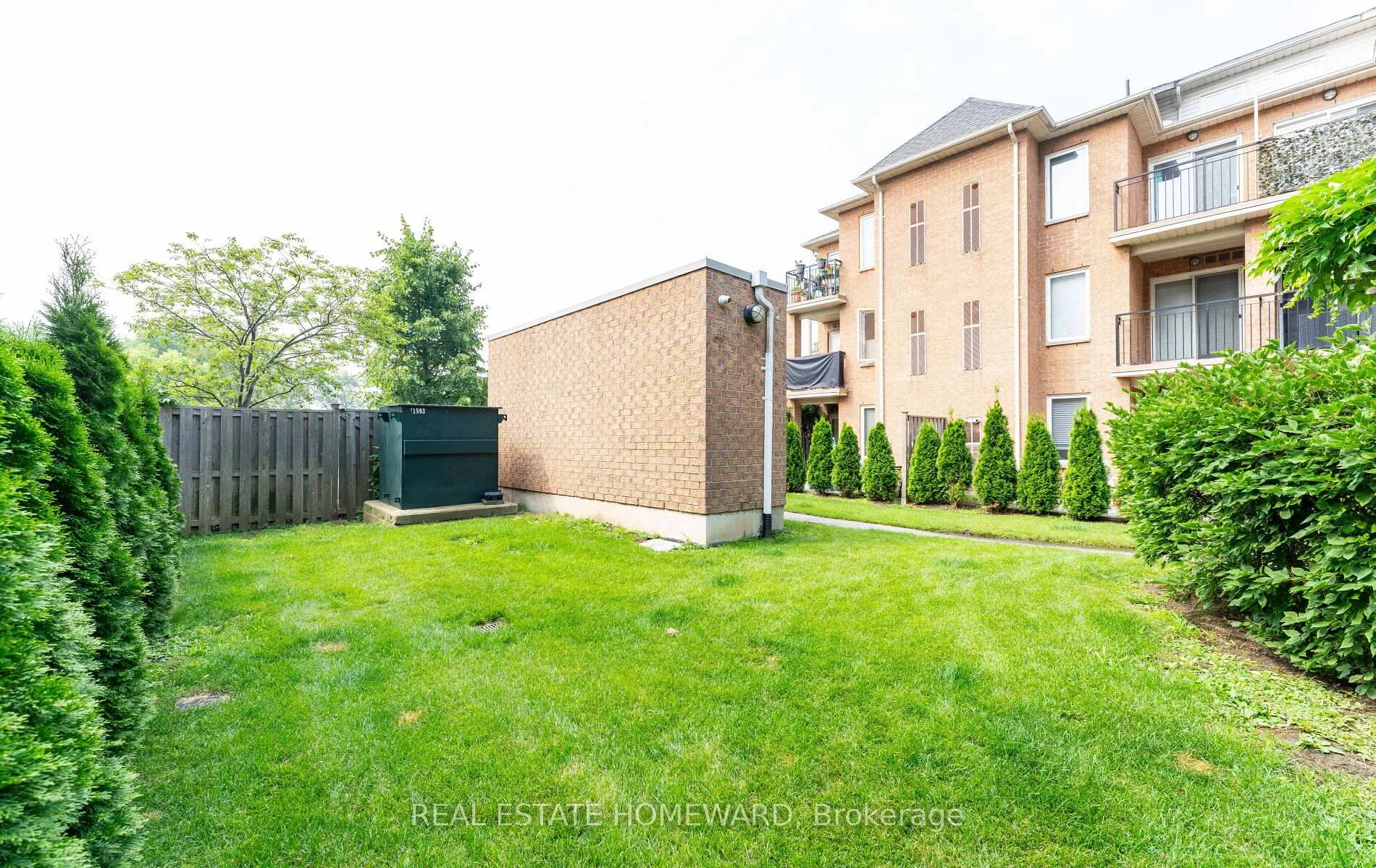 Photo 29 of Unit 102, 2 Brian Peck Crescent, Toronto, Leaside — HOMEH