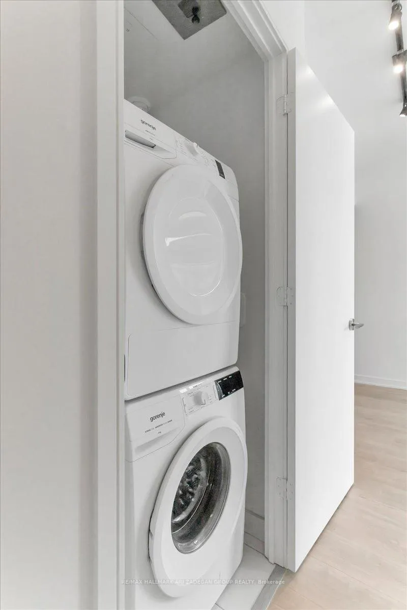 Photo 5 of Unit 905, 425 Front Street E, Toronto, Waterfront Communities — HOMEH