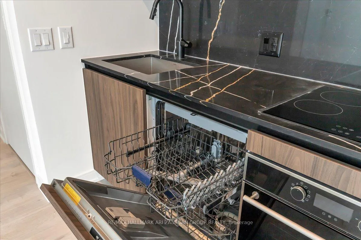 Photo 15 of Unit 905, 425 Front Street E, Toronto, Waterfront Communities — HOMEH
