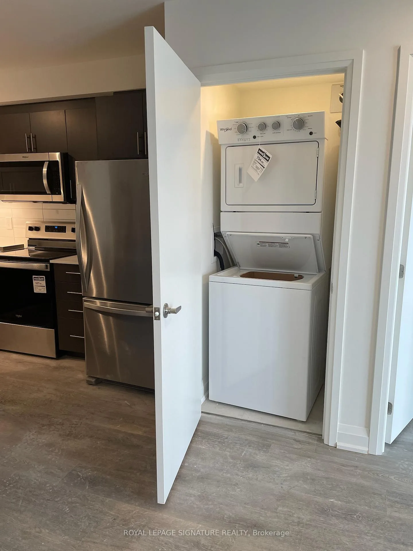 Photo 10 of Unit 511, 58 Lakeside Terrace, Barrie, Little Lake — HOMEH