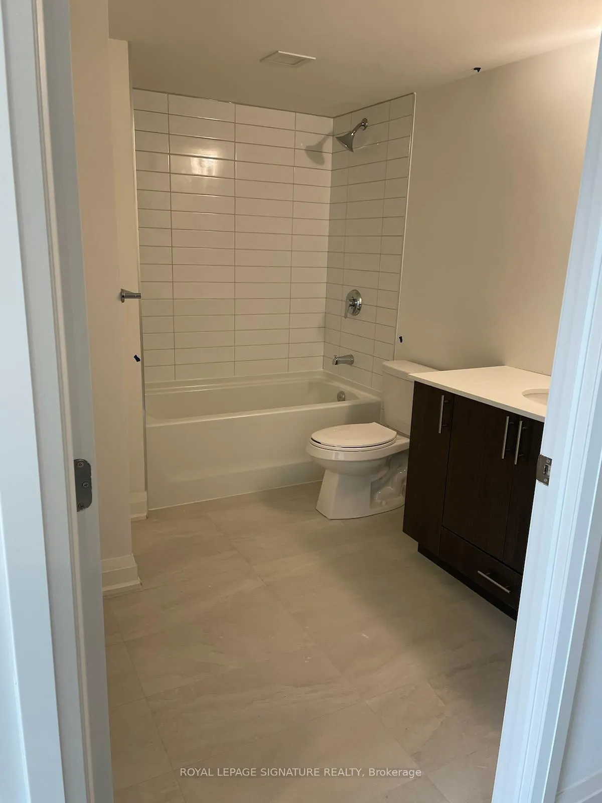 Photo 15 of Unit 511, 58 Lakeside Terrace, Barrie, Little Lake — HOMEH