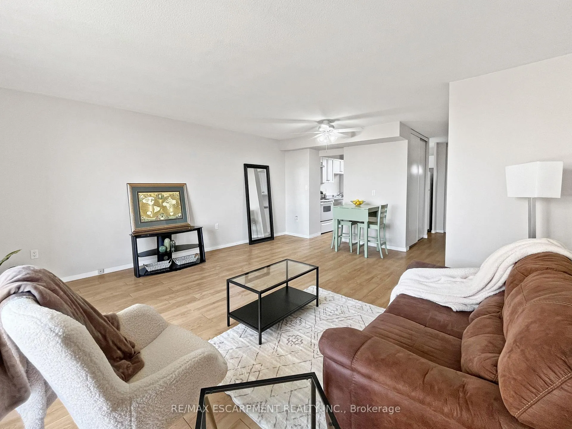 Photo 2 of Unit 511, 350 Quigley Road, Hamilton, Vincent — HOMEH