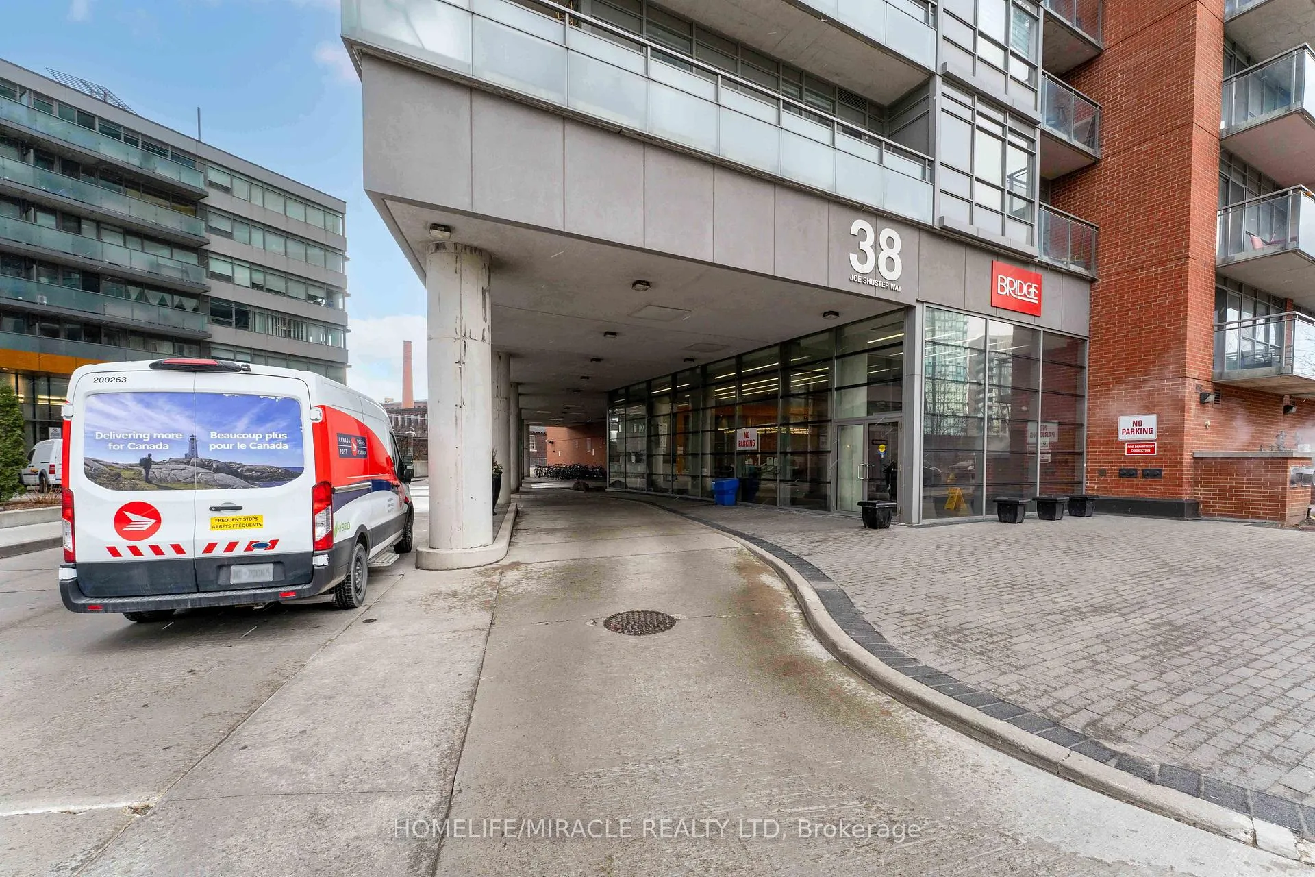 Photo 4 of Unit 1110, 38 Joe Shuster Way, Toronto, South Parkdale — HOMEH