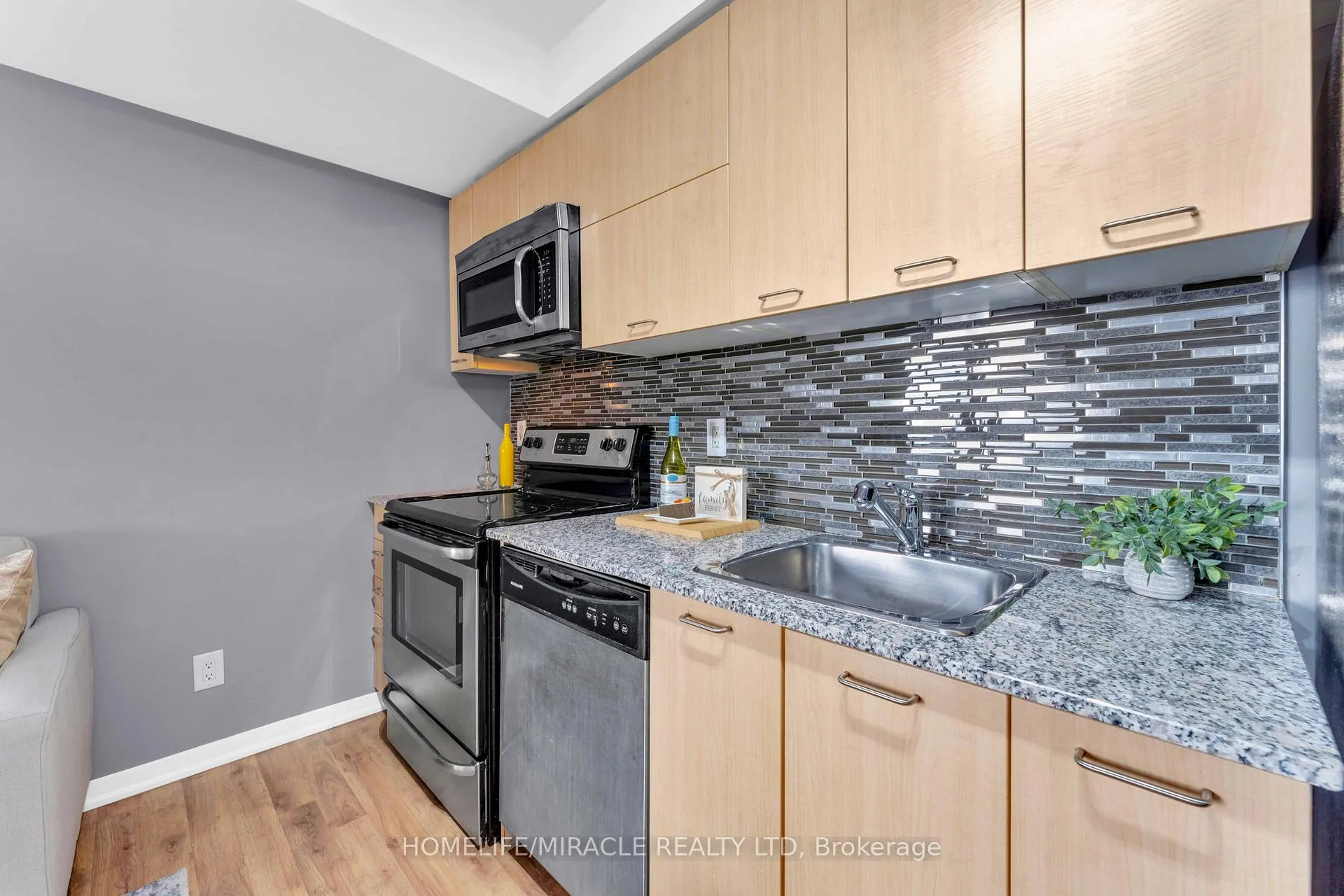 Photo 13 of Unit 1110, 38 Joe Shuster Way, Toronto, South Parkdale — HOMEH