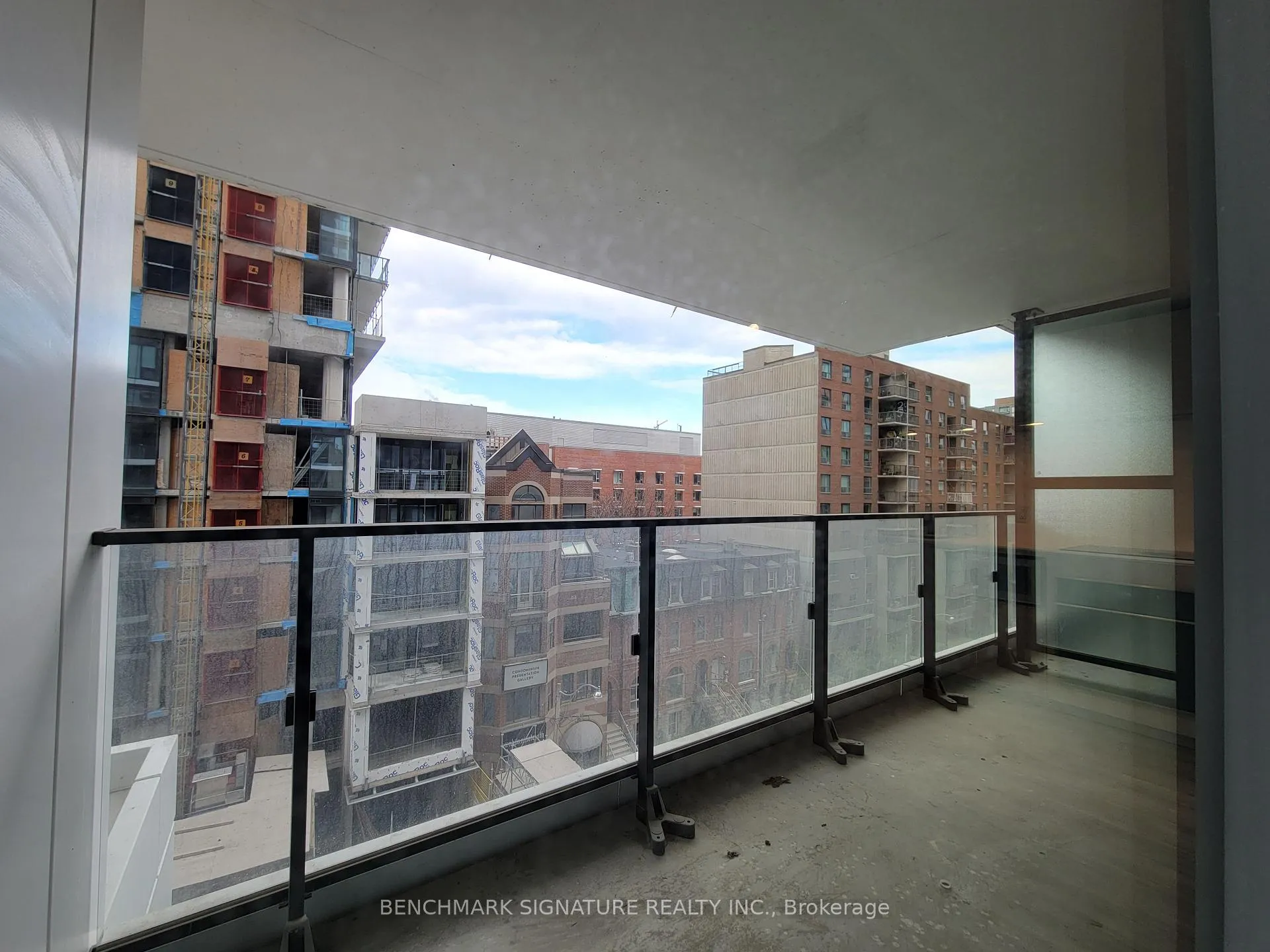 Front of Unit 607, 77 Shuter Street