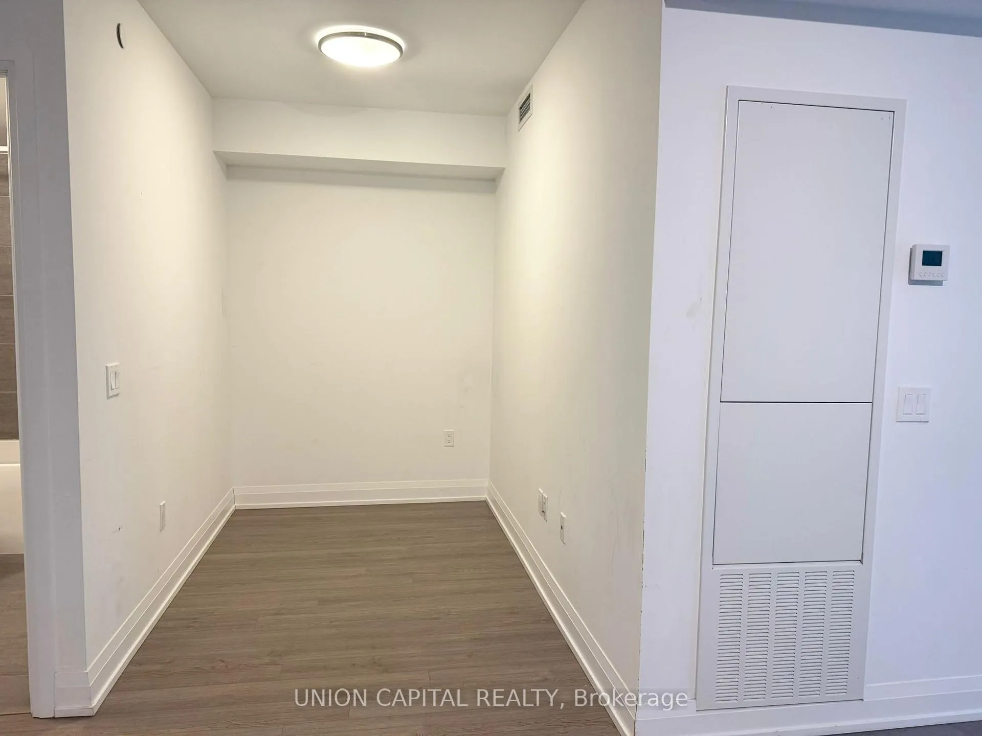 Photo 5 of Unit 810, 77 Mutual Street, Toronto, Church-Yonge Corridor — HOMEH