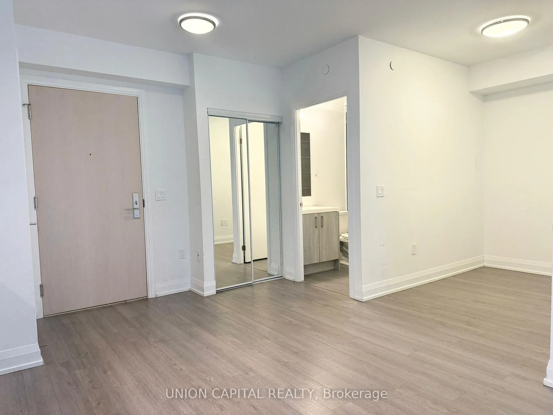Photo 6 of Unit 810, 77 Mutual Street, Toronto, Church-Yonge Corridor — HOMEH