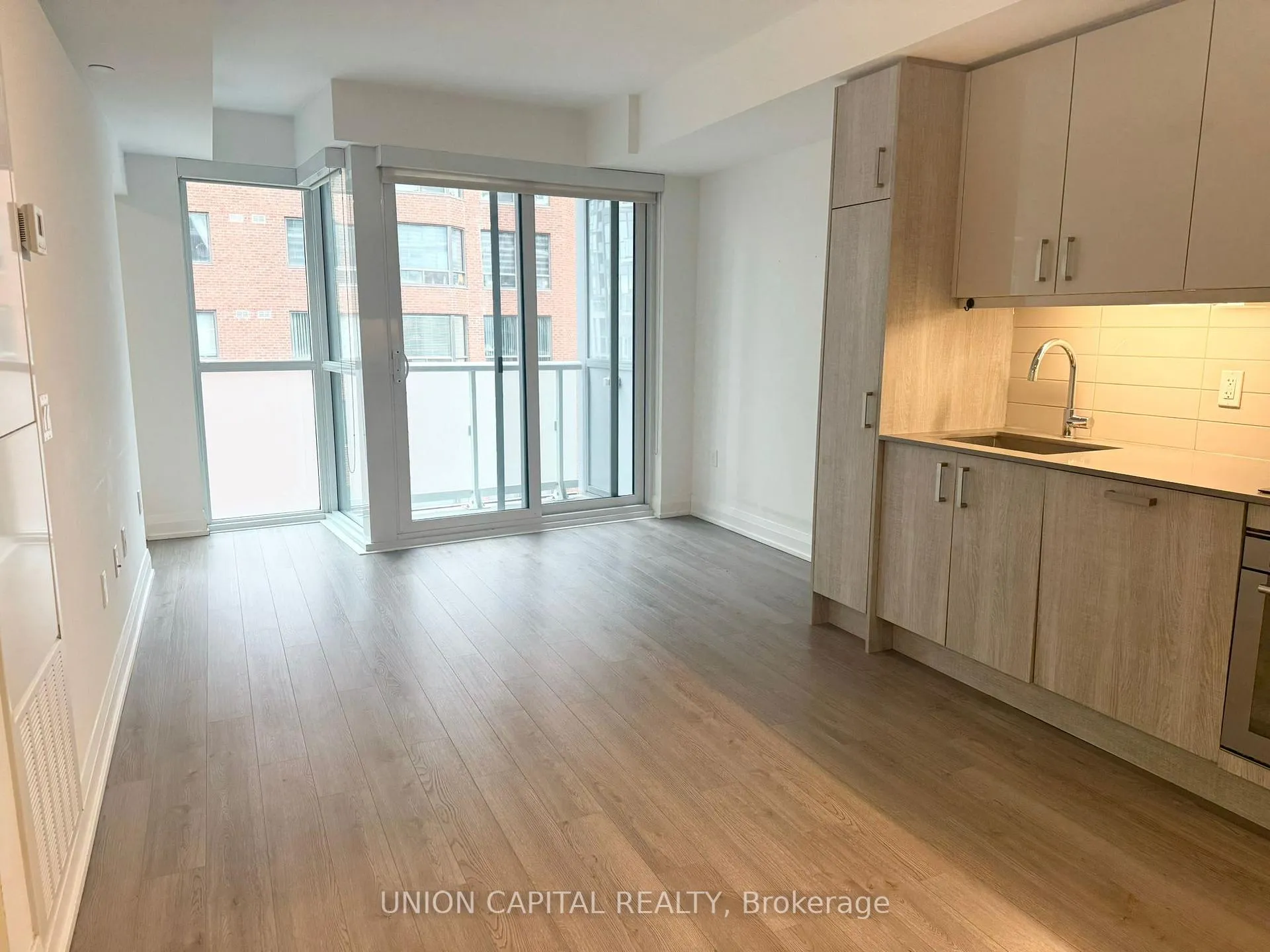 Photo 12 of Unit 810, 77 Mutual Street, Toronto, Church-Yonge Corridor — HOMEH