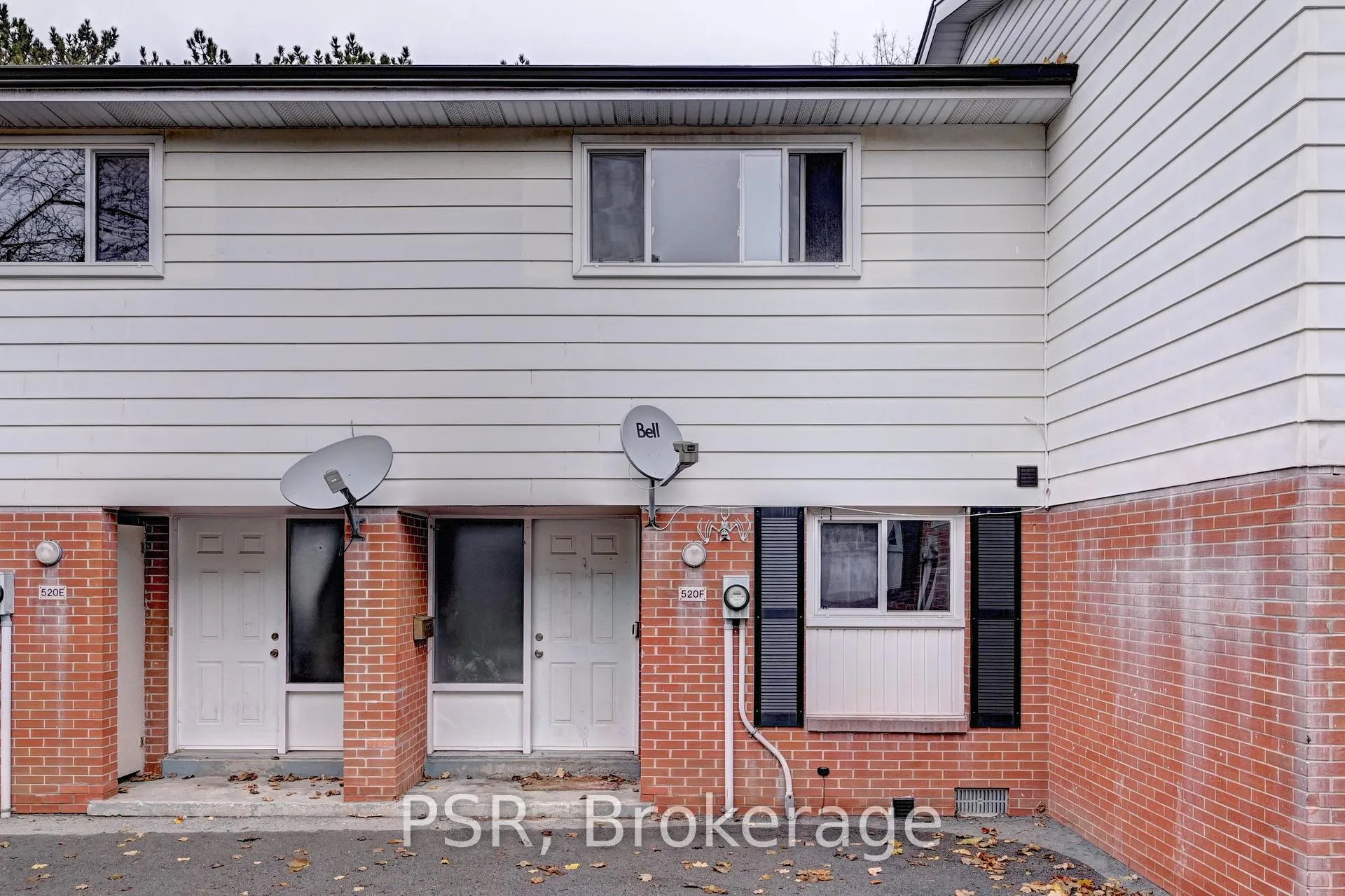 Front of Unit F, 520 Sunnydale Place
