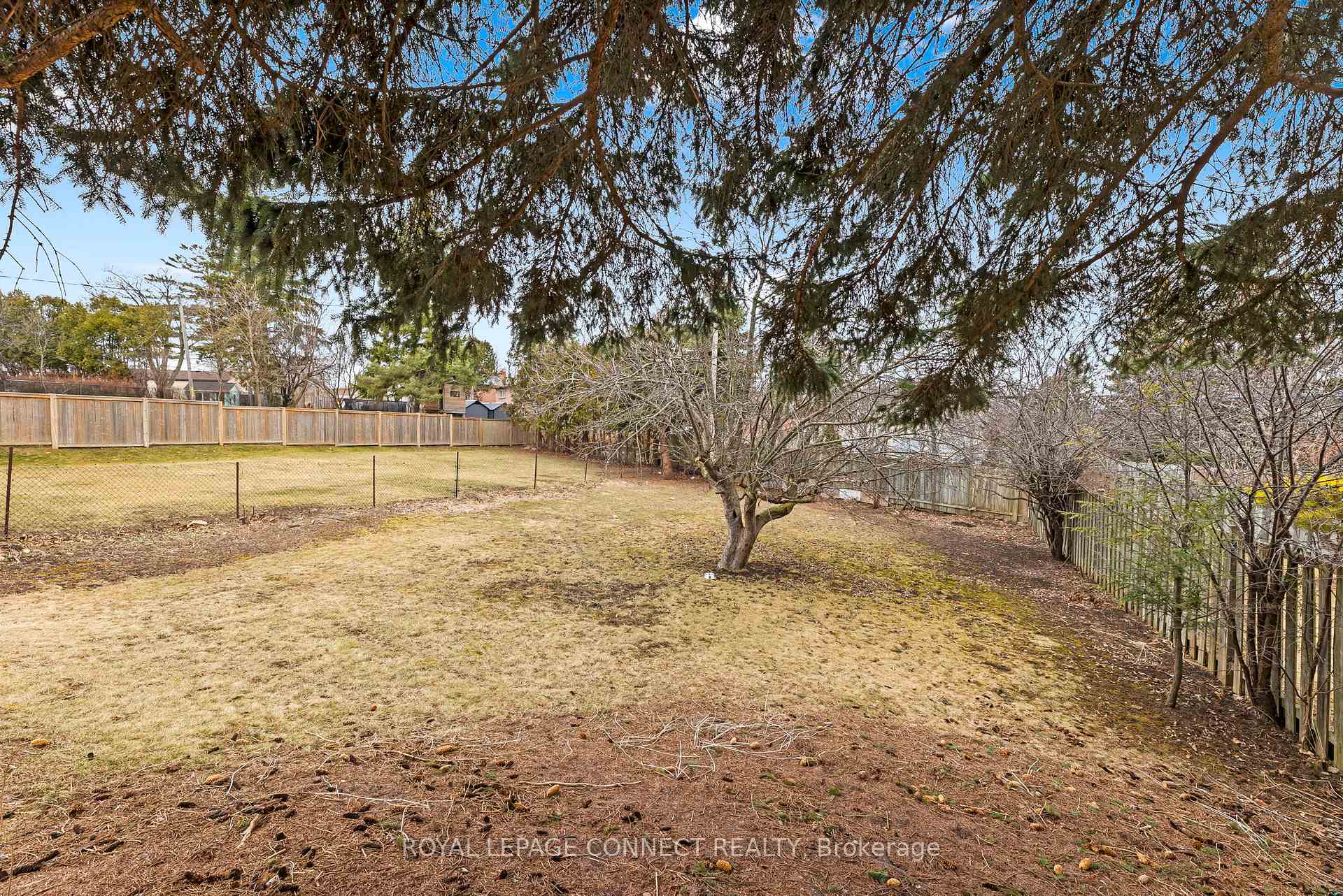 Photo 4 of 32 Elm Street, Ajax, Central — HOMEH