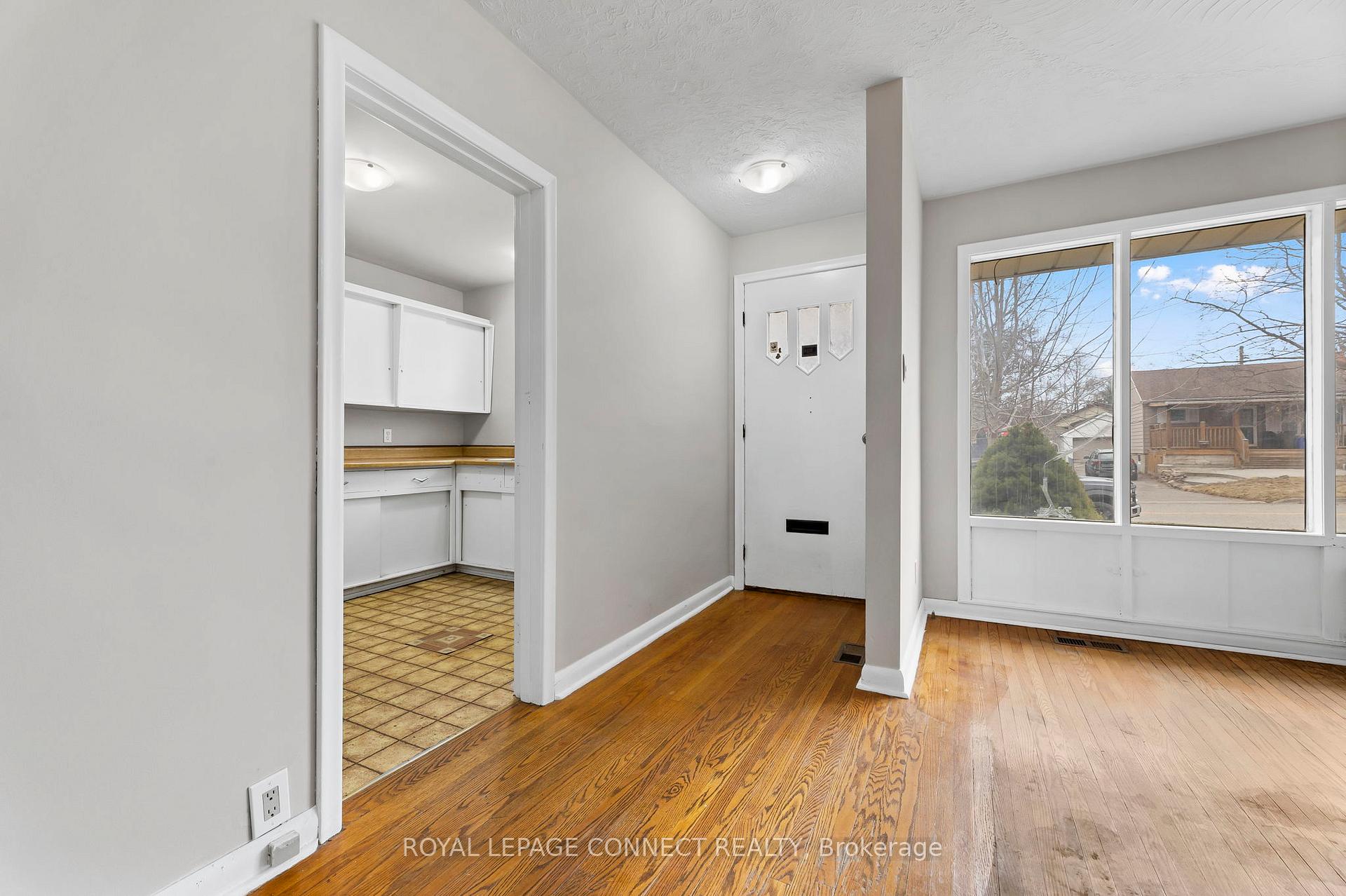 Photo 7 of 32 Elm Street, Ajax, Central — HOMEH