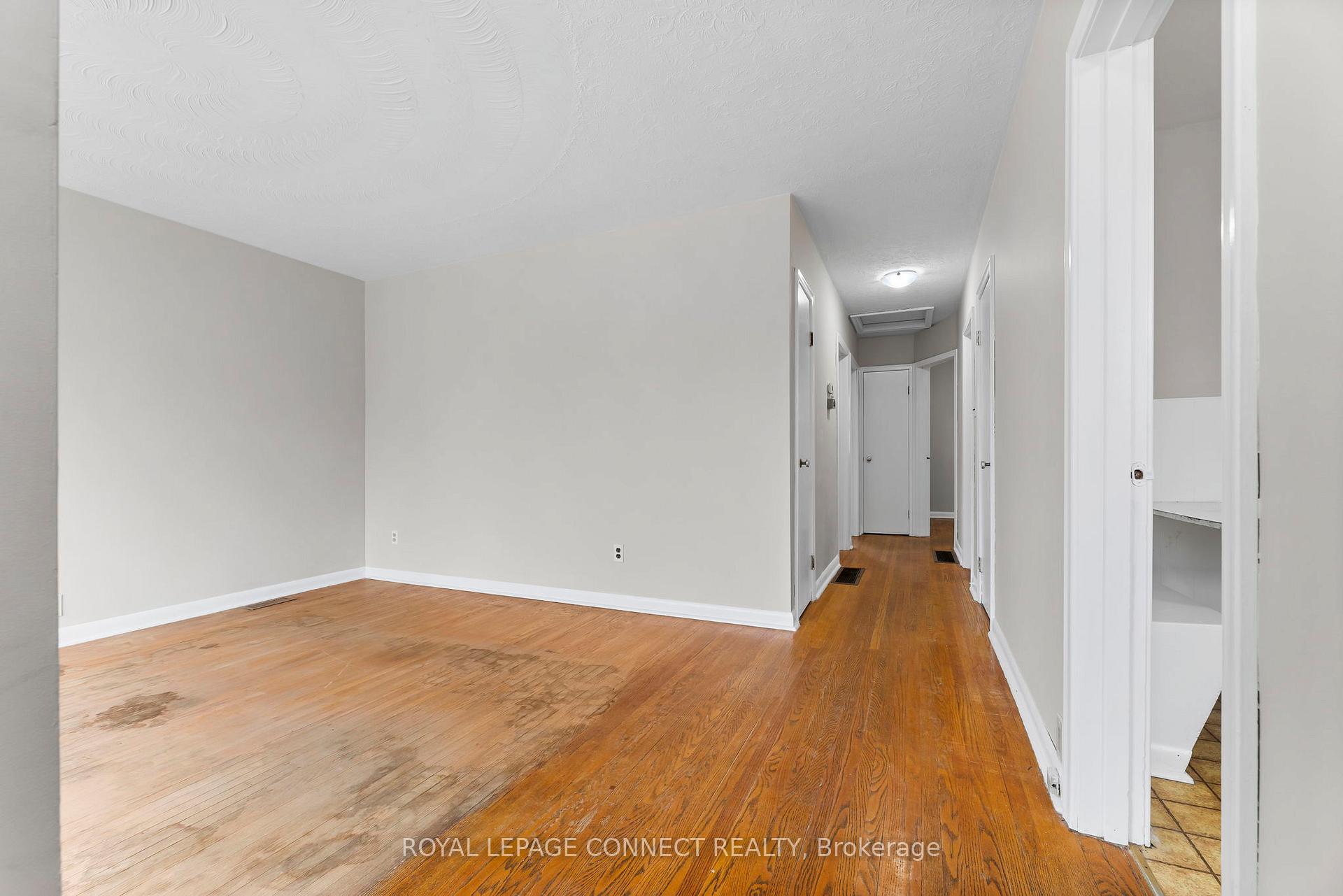 Photo 8 of 32 Elm Street, Ajax, Central — HOMEH
