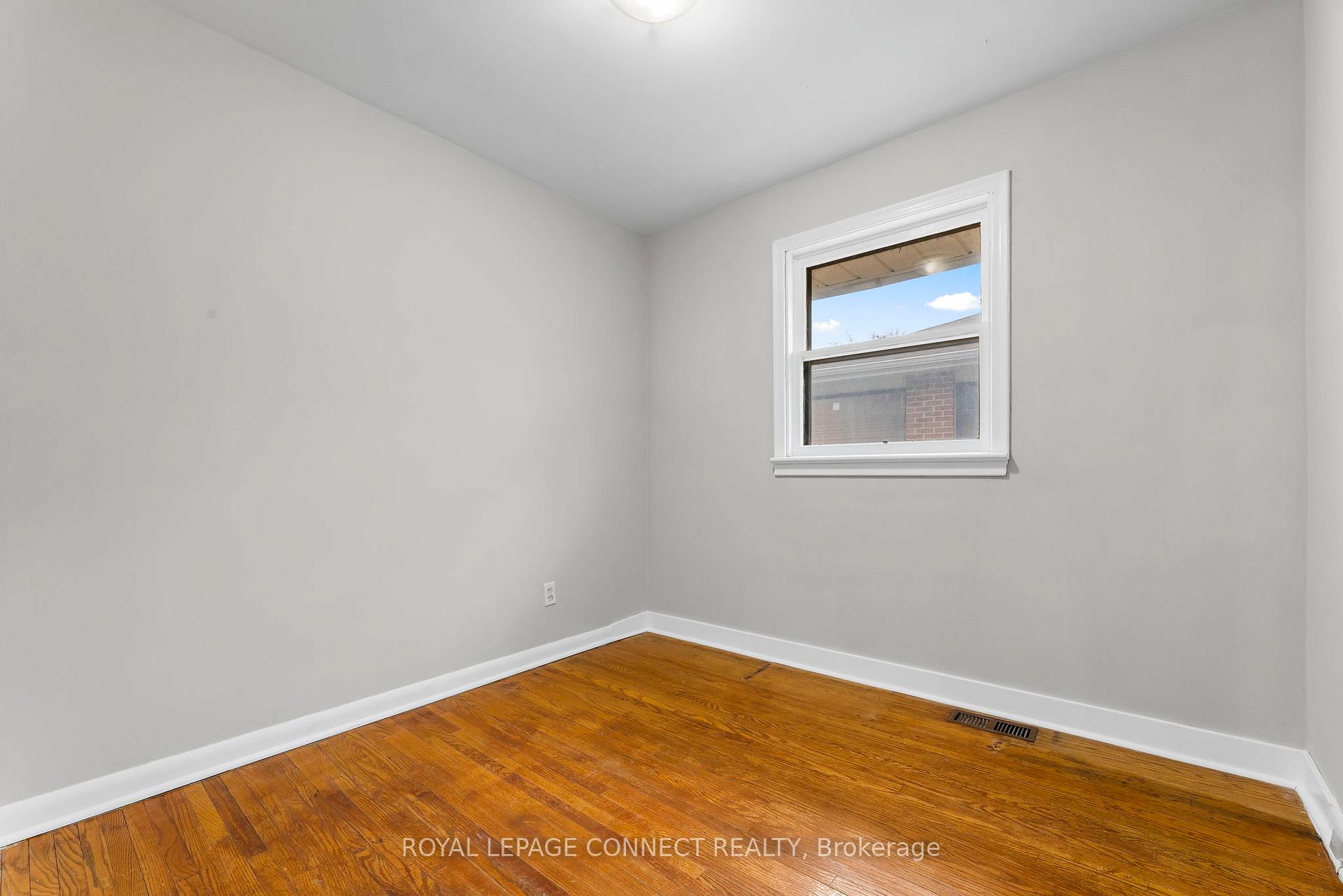 Photo 16 of 32 Elm Street, Ajax, Central — HOMEH