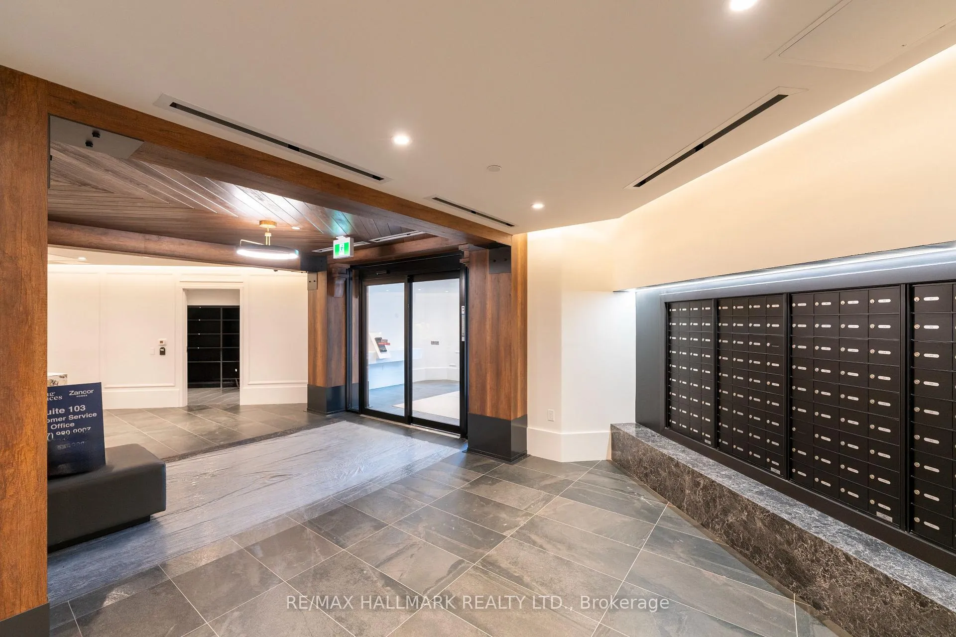 Photo 2 of Unit 247, 2075 King Road, King, King City — HOMEH