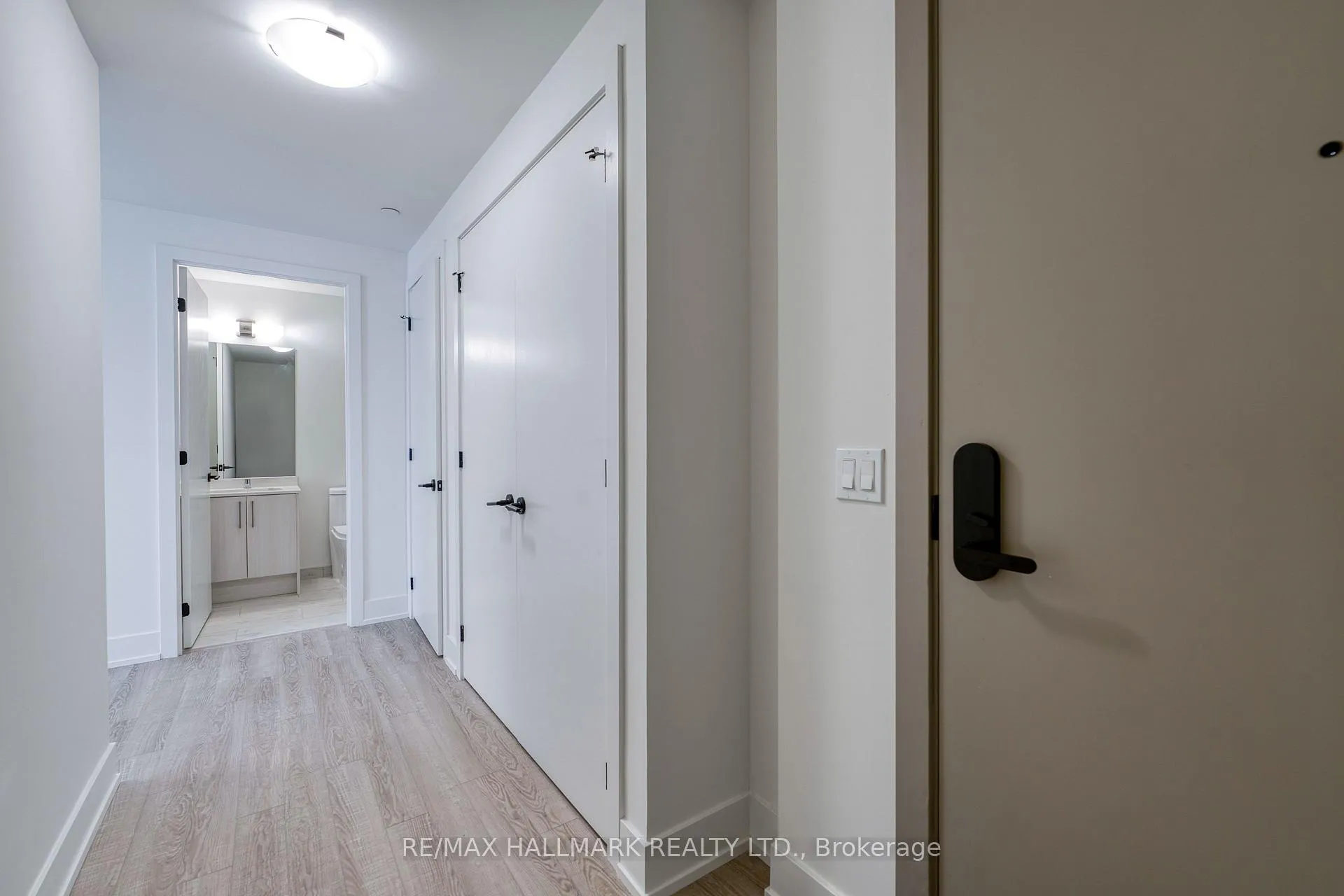 Photo 3 of Unit 247, 2075 King Road, King, King City — HOMEH