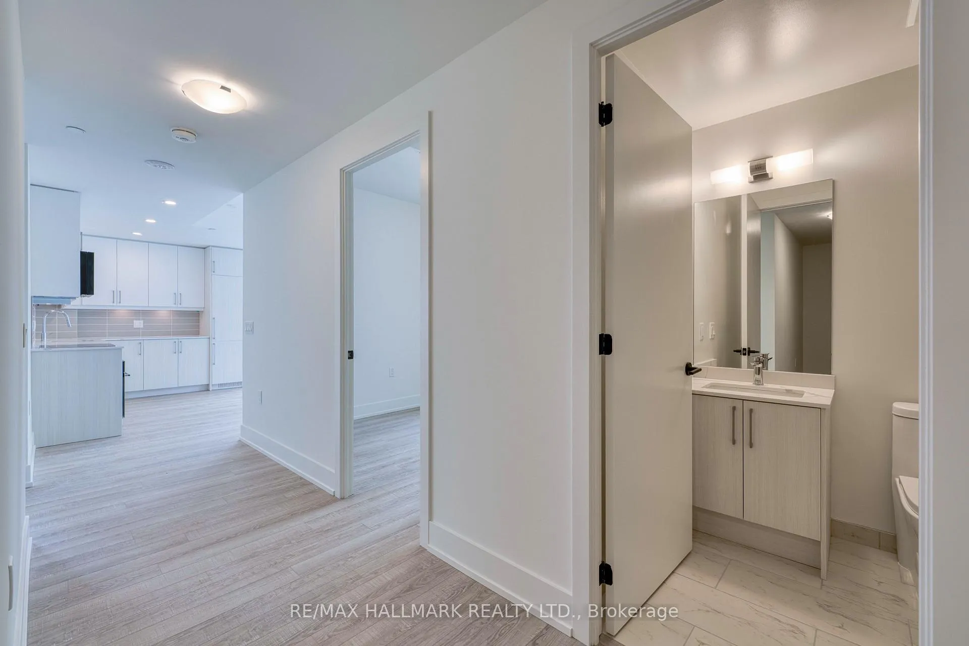 Photo 4 of Unit 247, 2075 King Road, King, King City — HOMEH