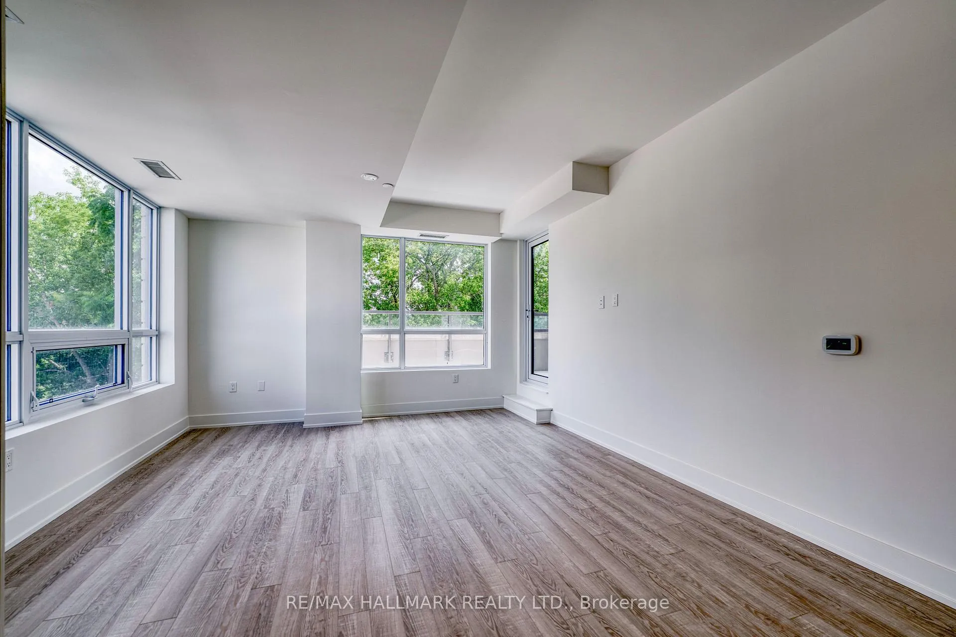 Photo 7 of Unit 247, 2075 King Road, King, King City — HOMEH