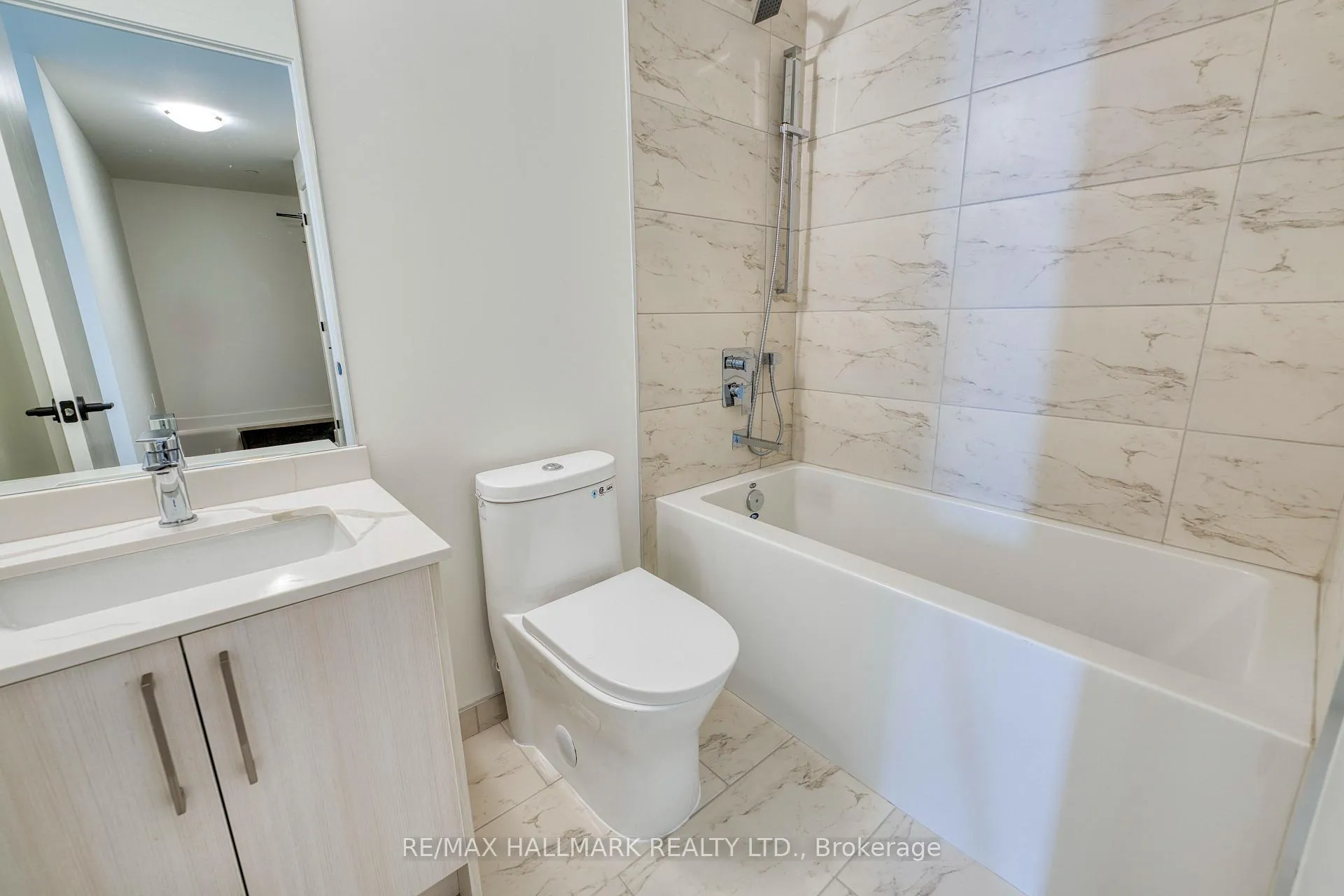 Photo 16 of Unit 247, 2075 King Road, King, King City — HOMEH