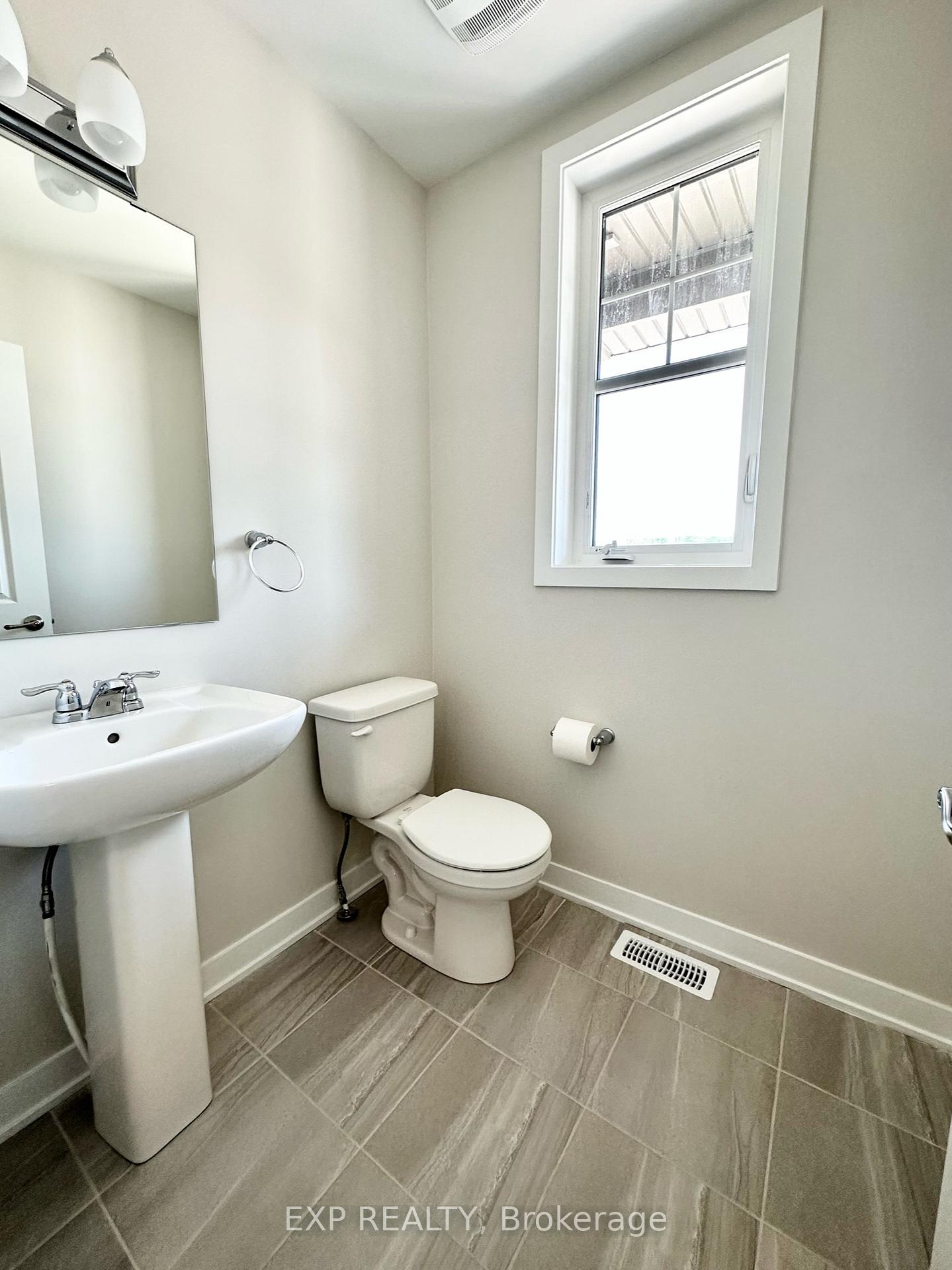 Photo 12 of 2433 Watercolours Way, Ottawa, Barrhaven - Half Moon Bay — HOMEH