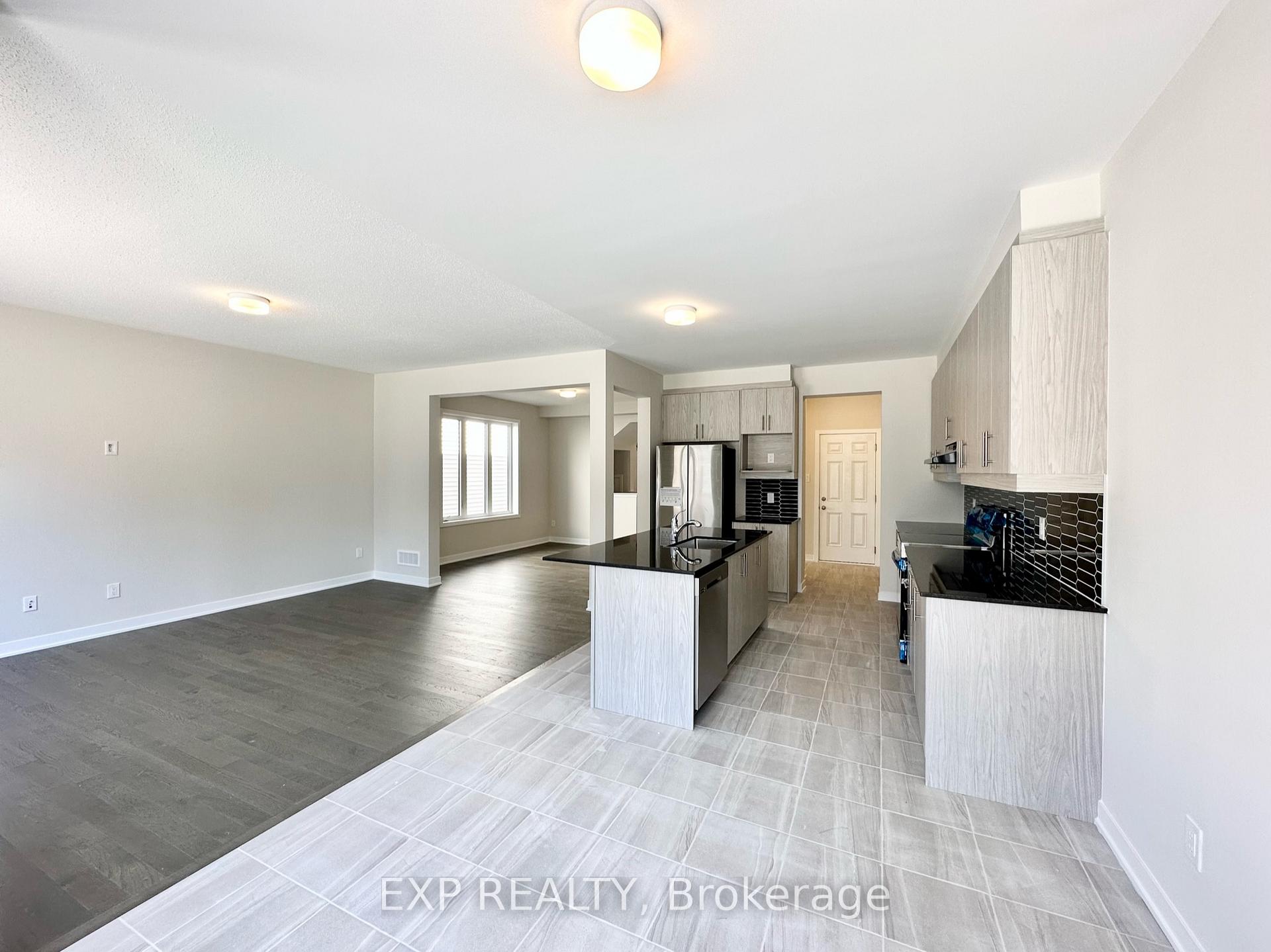 Photo 19 of 2433 Watercolours Way, Ottawa, Barrhaven - Half Moon Bay — HOMEH