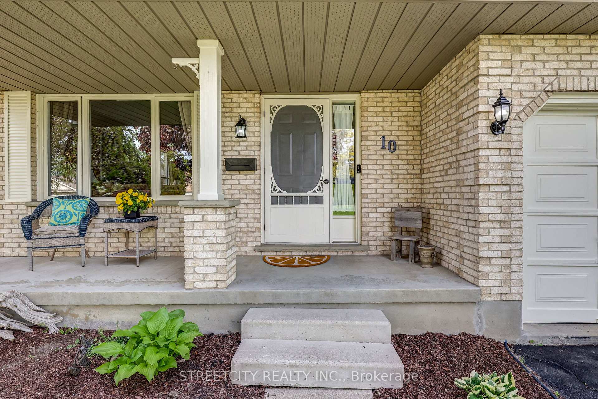 Photo 2 of 10 Timberlane Crescent, Central Elgin, Rural Central Elgin — HOMEH